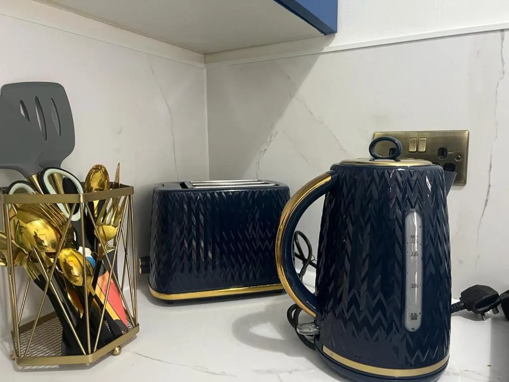 Kitchen or kitchenette in James' Place at Dowlais