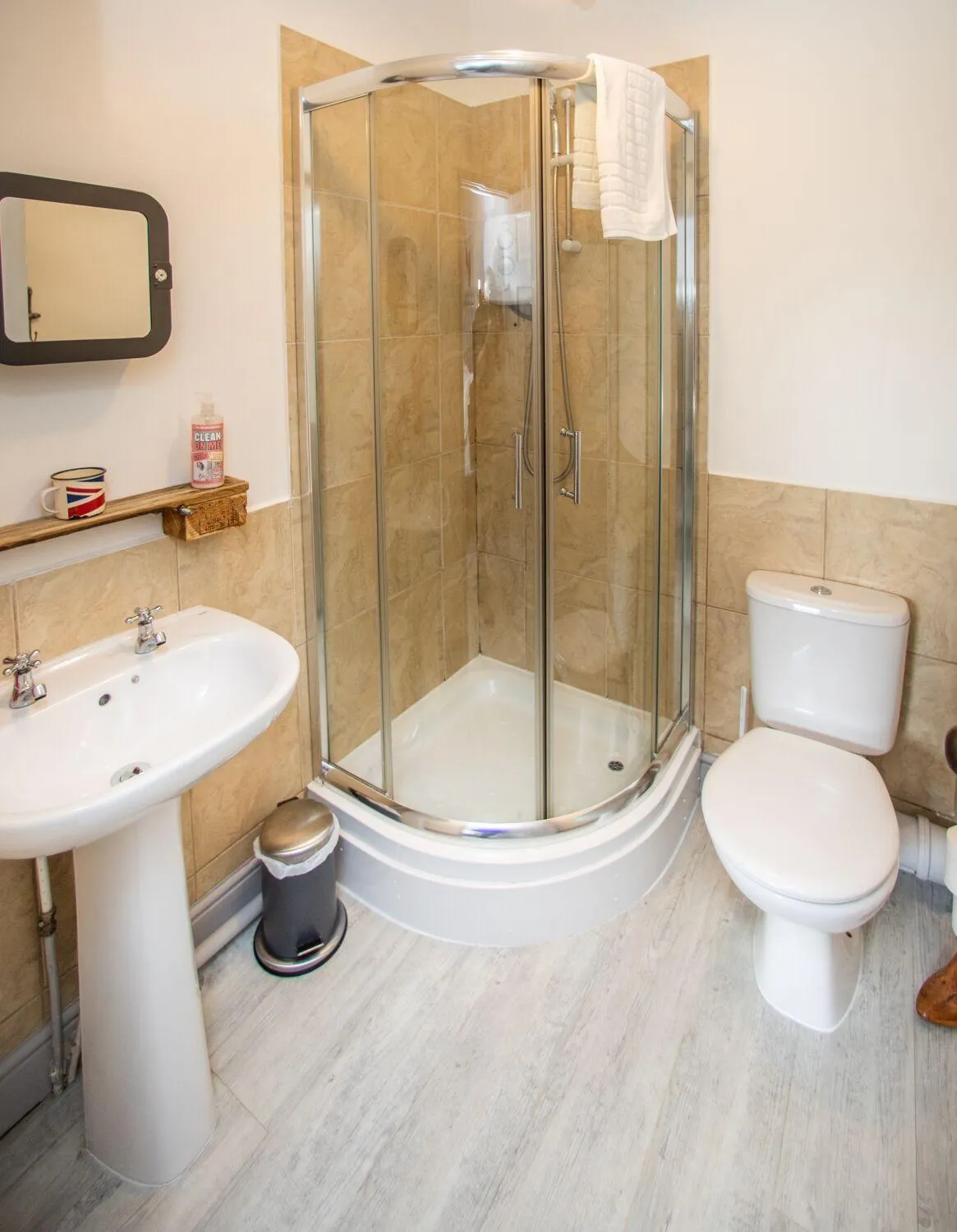 Shower in James' Place at Dowlais