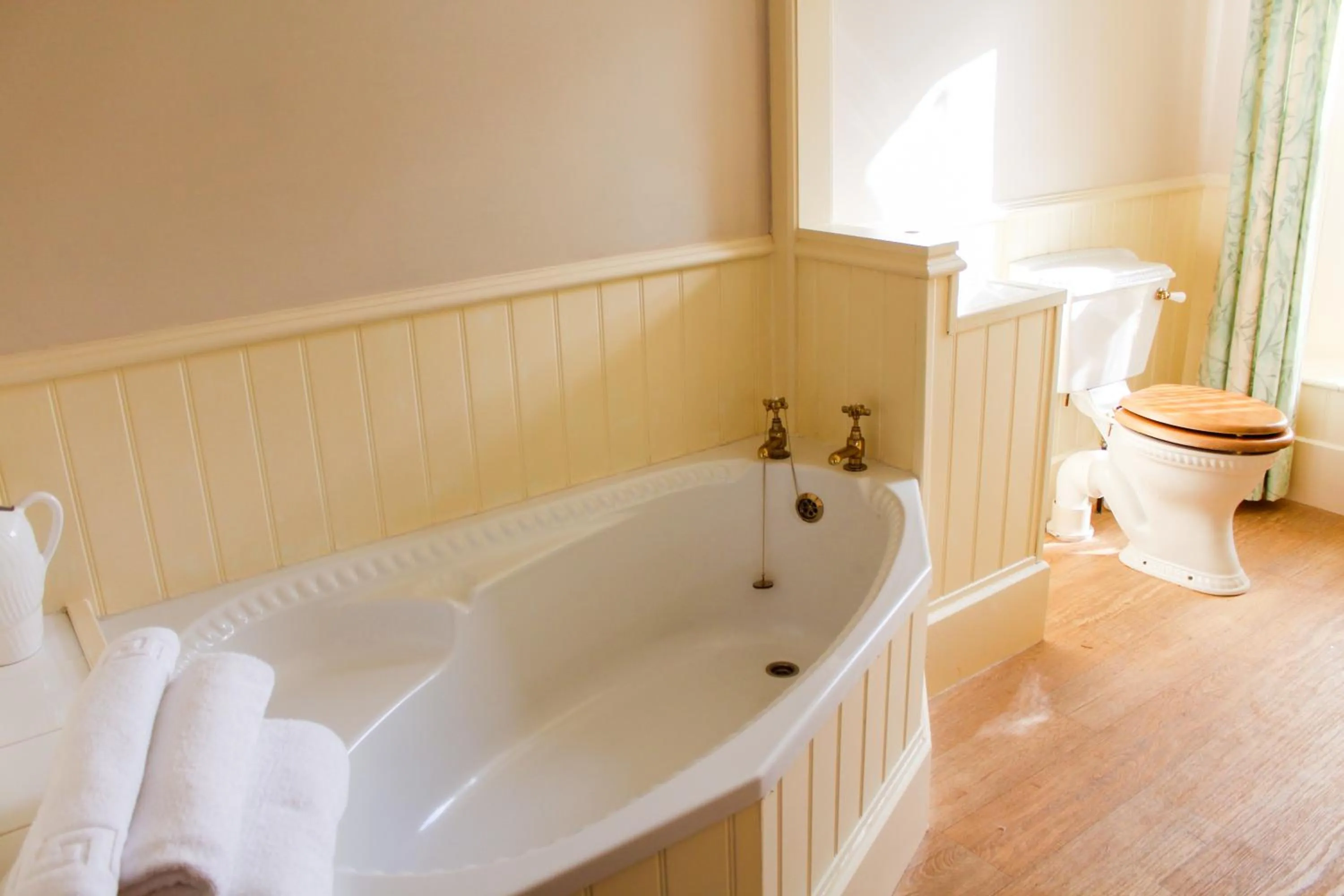 Toilet in Penmorvah Manor Hotel