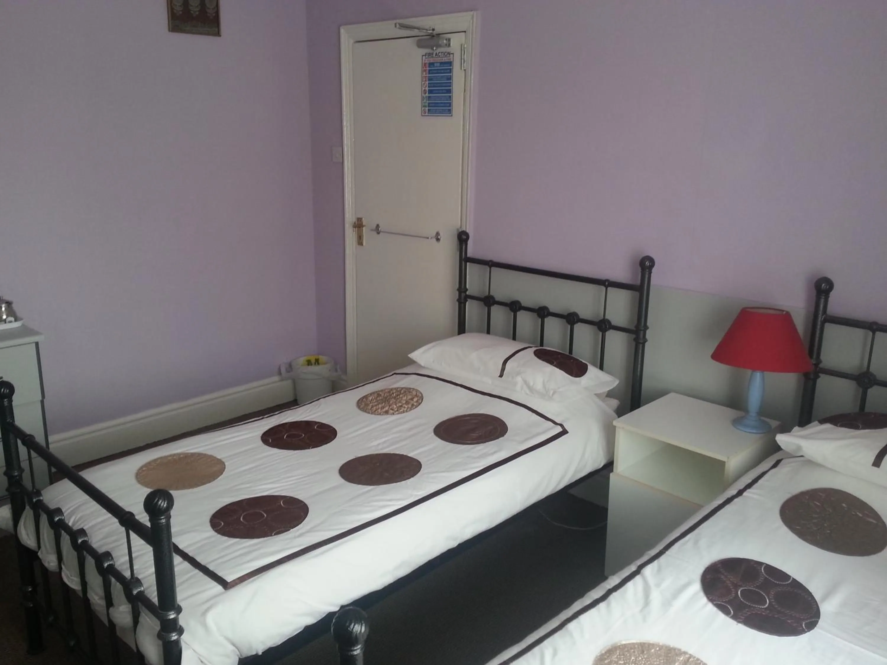 Photo of the whole room, Bed in Arman Lodge House