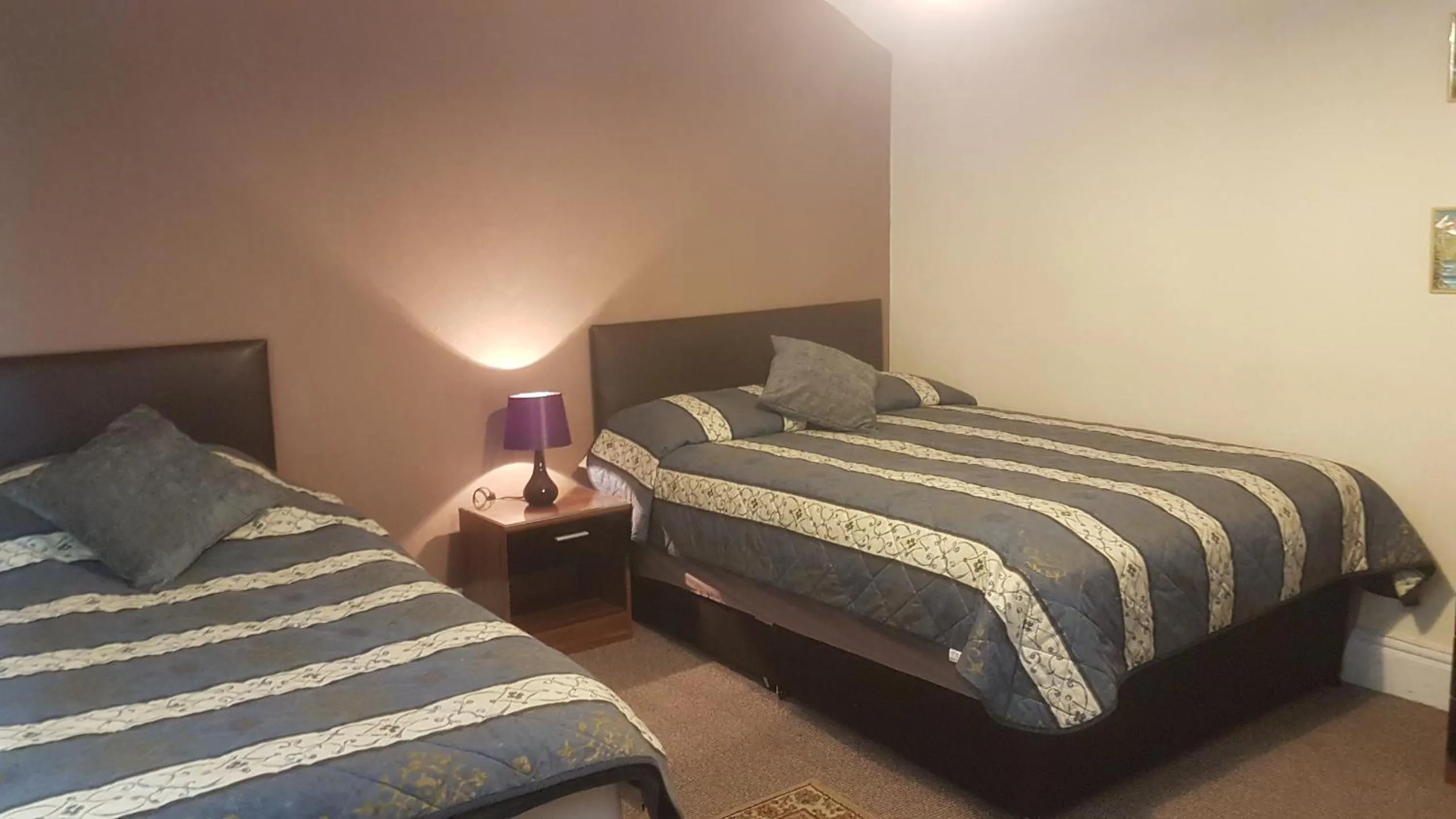 Photo of the whole room, Bed in Arman Lodge House