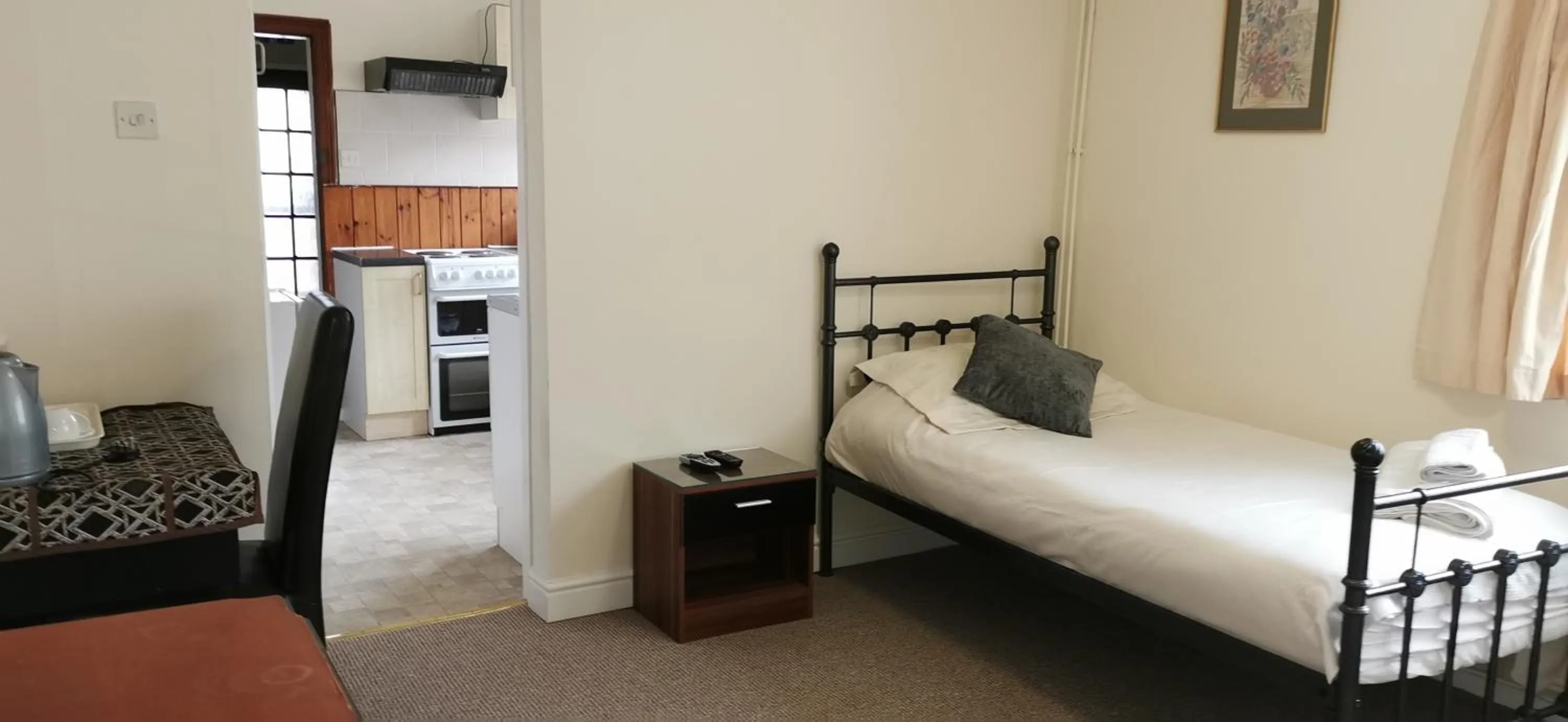 Photo of the whole room, Bed in Arman Lodge House