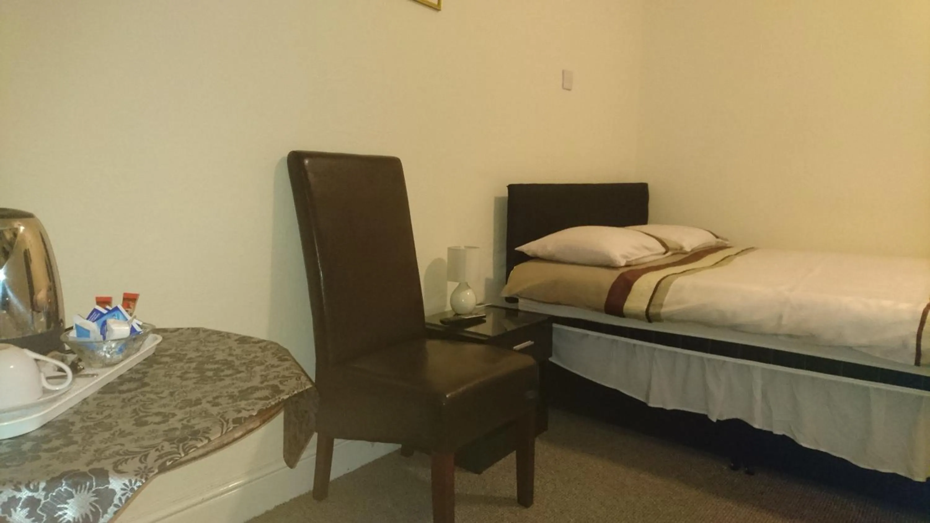 Bed in Arman Lodge House