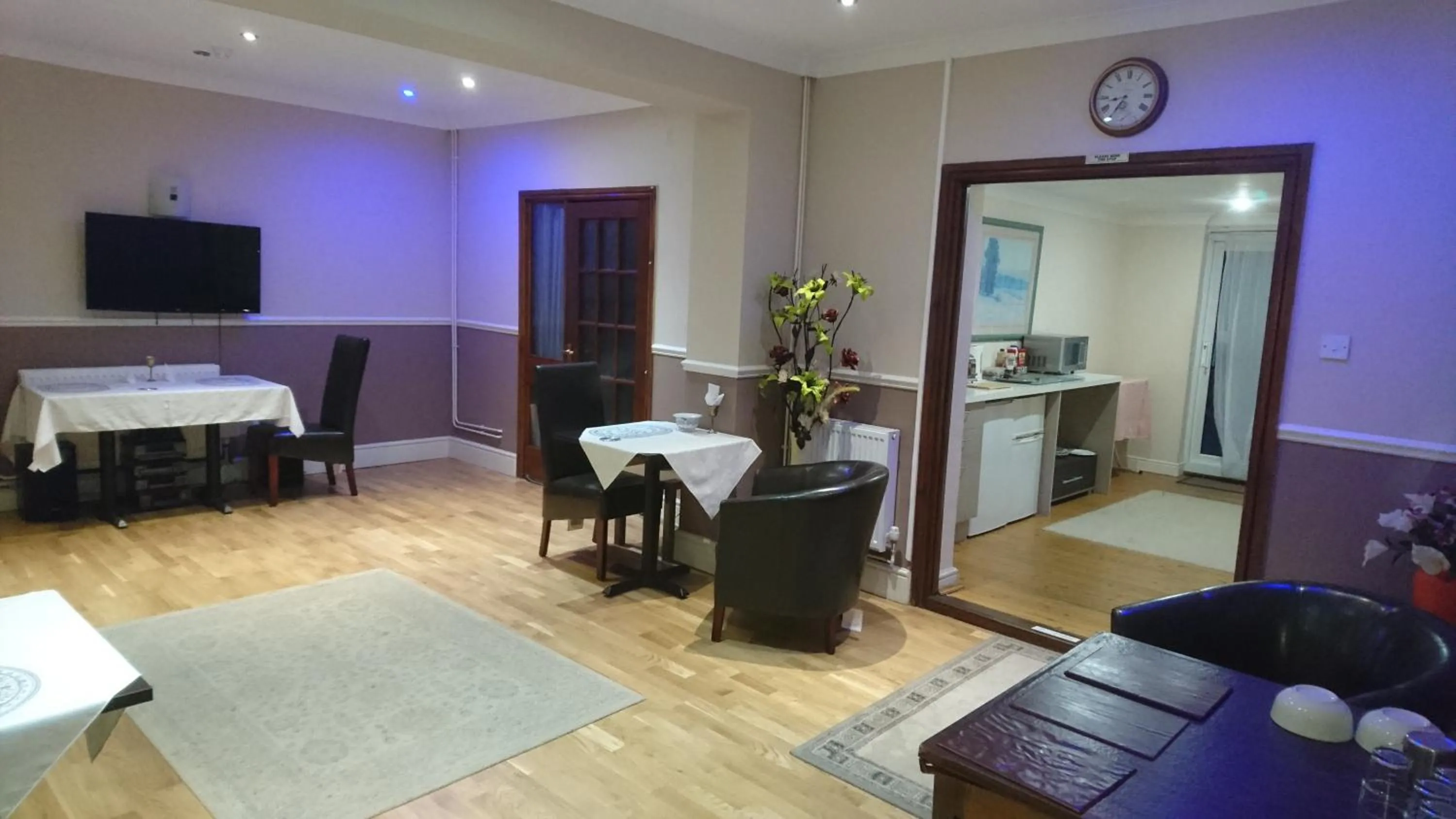 Dining area in Arman Lodge House