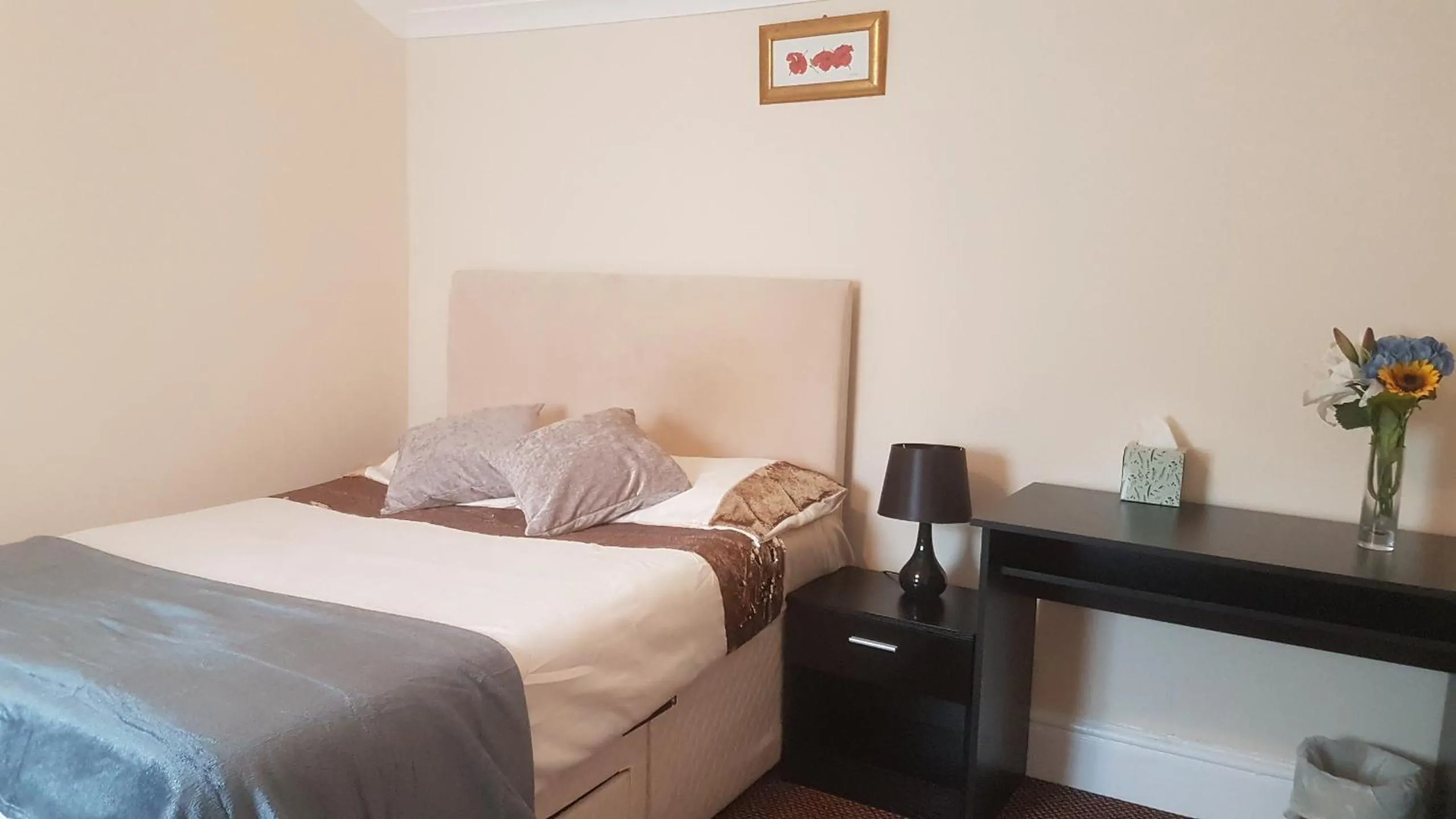 Bed in Arman Lodge House