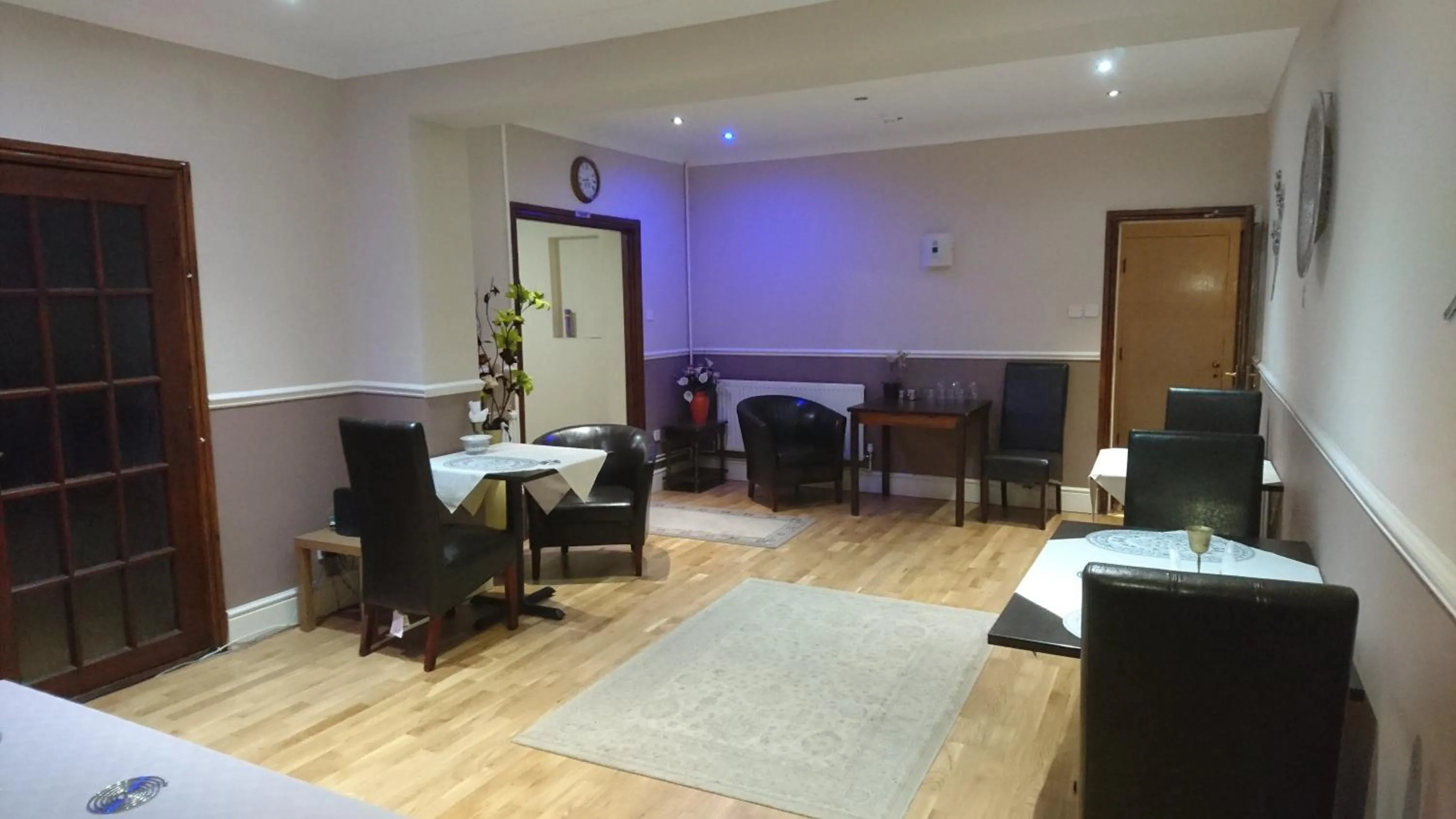 Dining area in Arman Lodge House