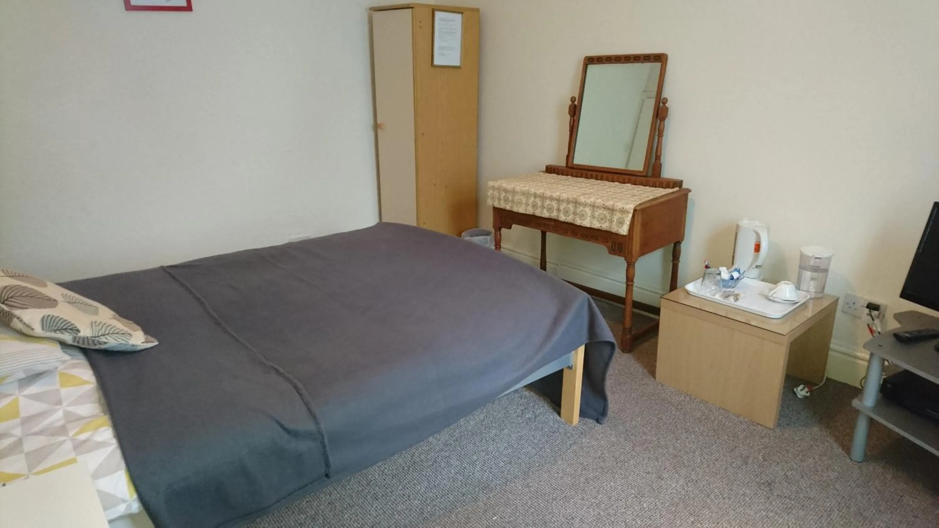 Photo of the whole room, Bed in Arman Lodge House