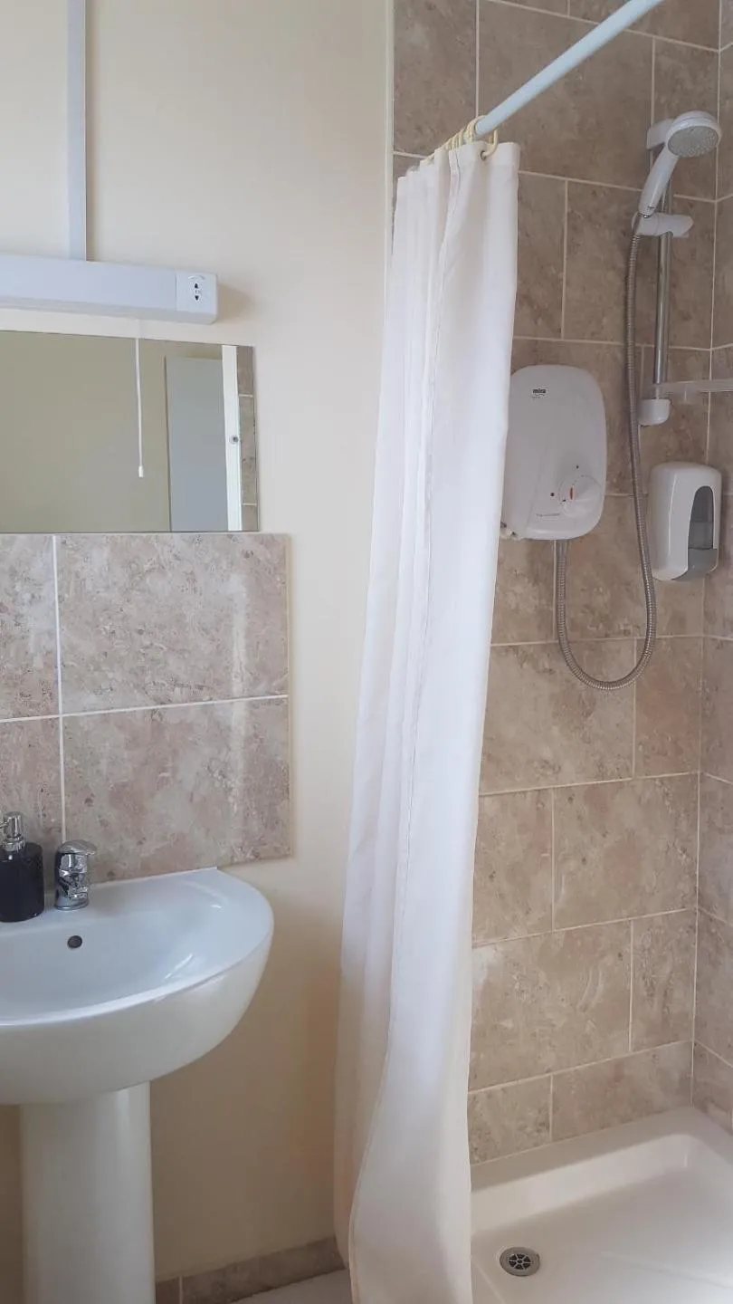 Shower in Arman Lodge House