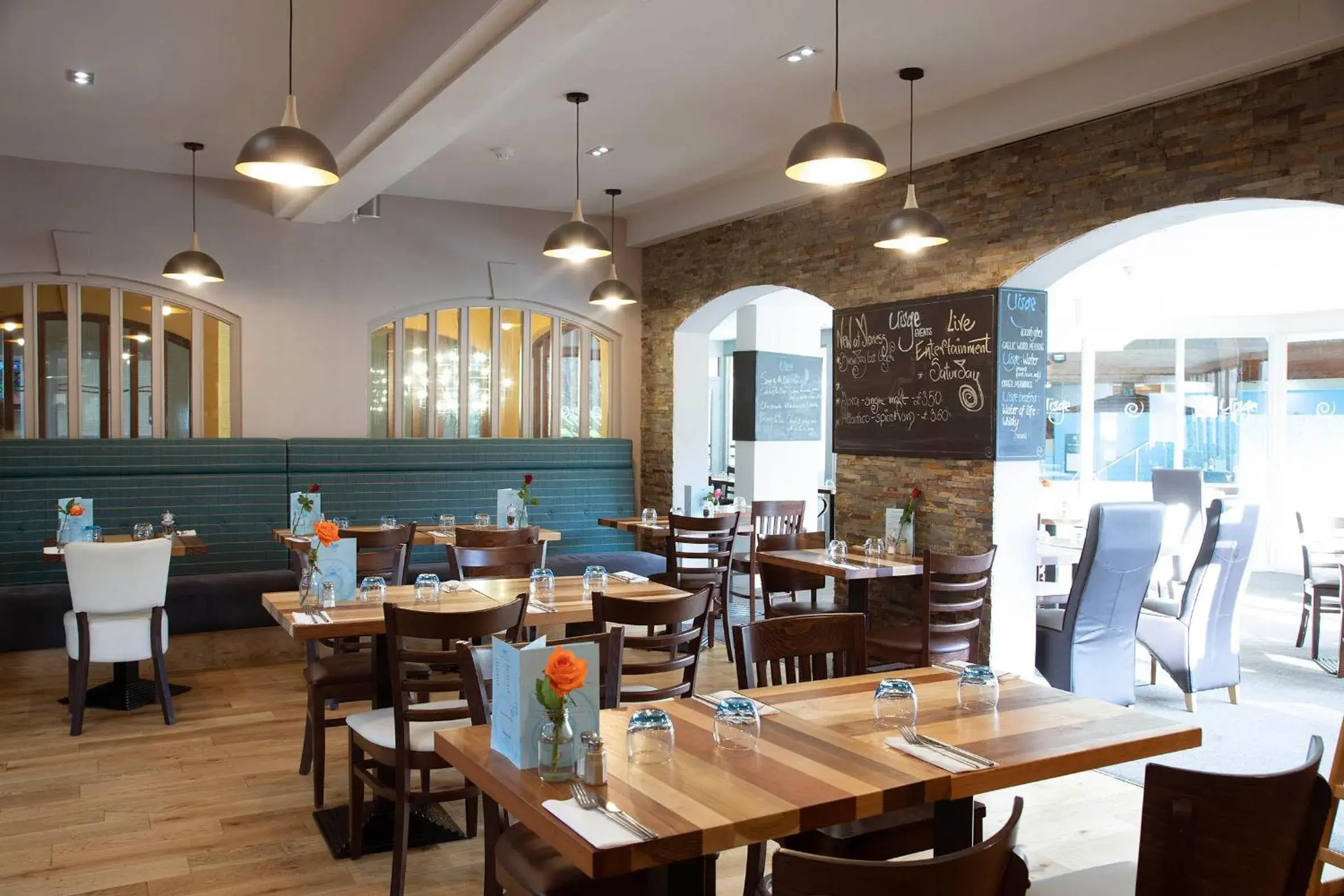 Restaurant/places to eat in Moness Resort Restaurant/places to eat in Moness Resort