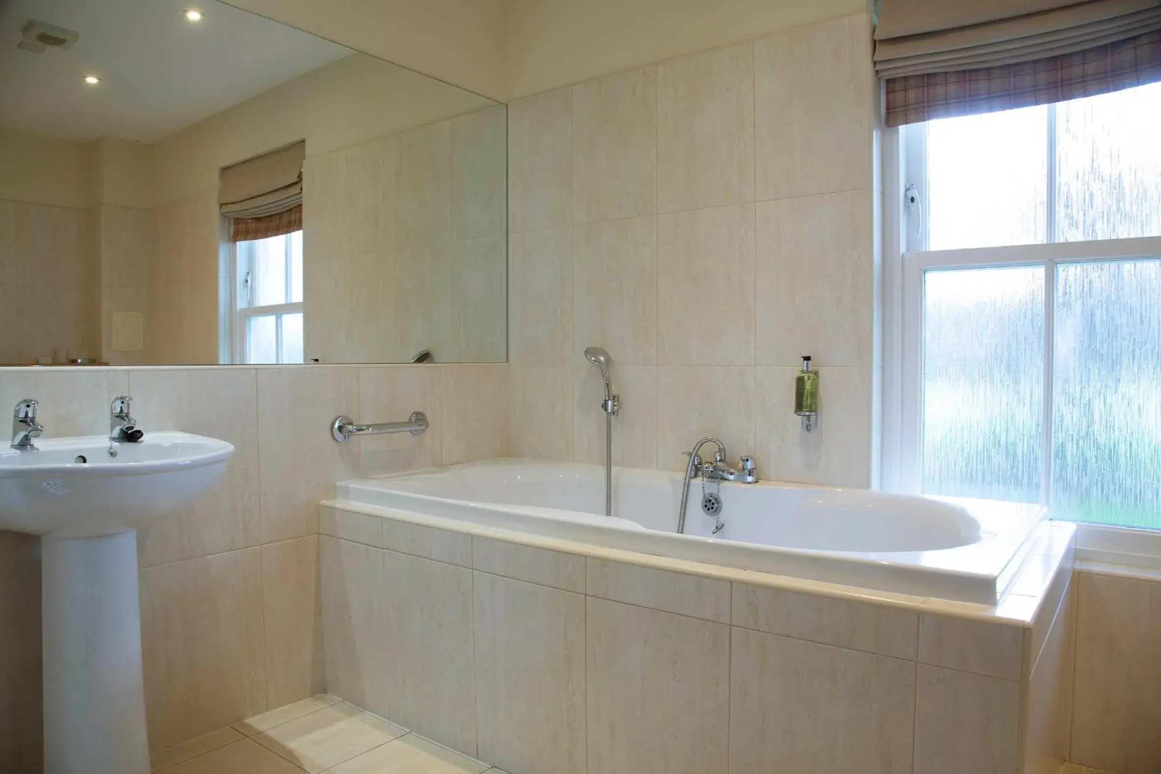 Bathroom in Moness Resort Bathroom in Moness Resort