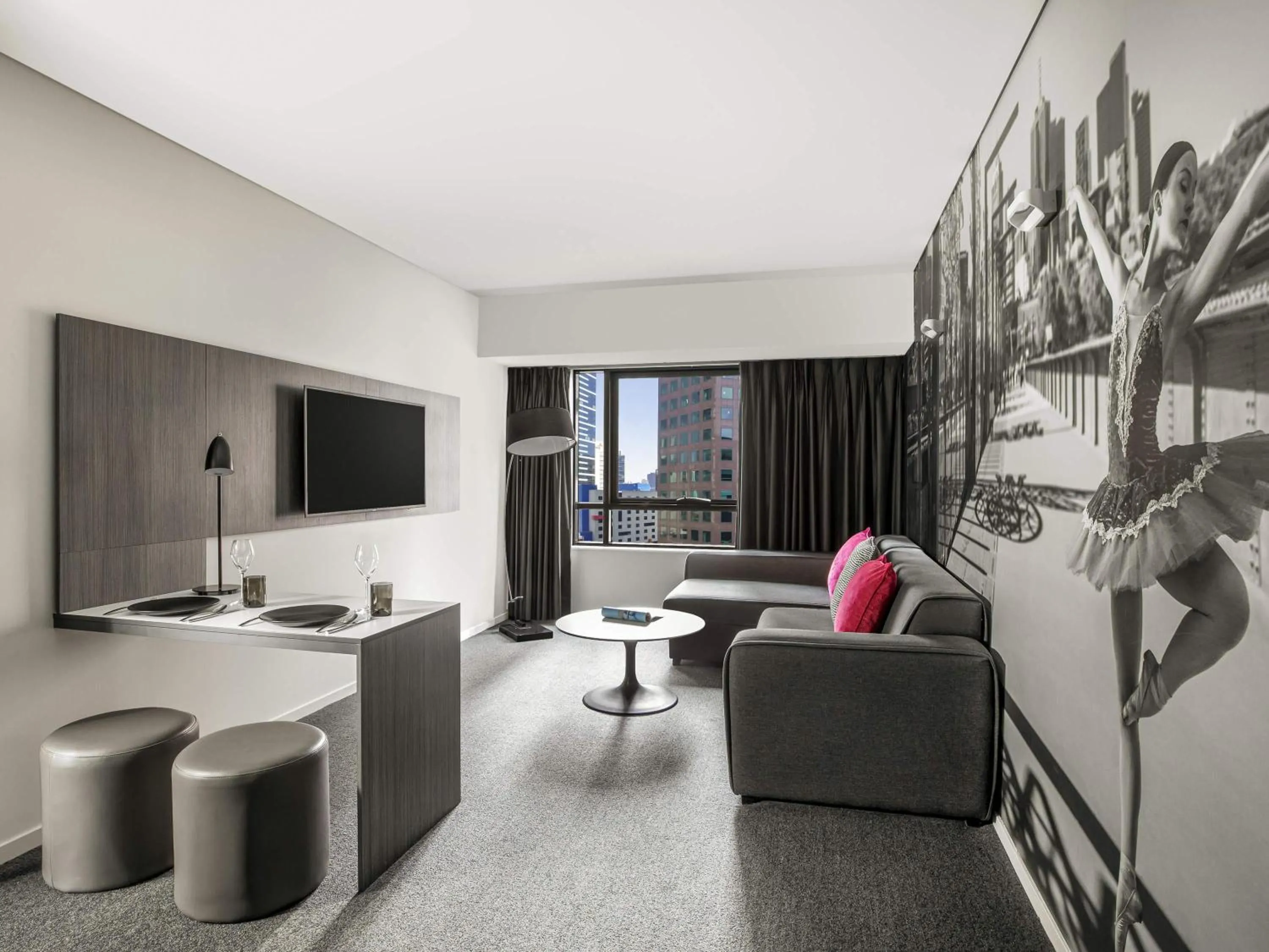 Bedroom in Mantra Southbank