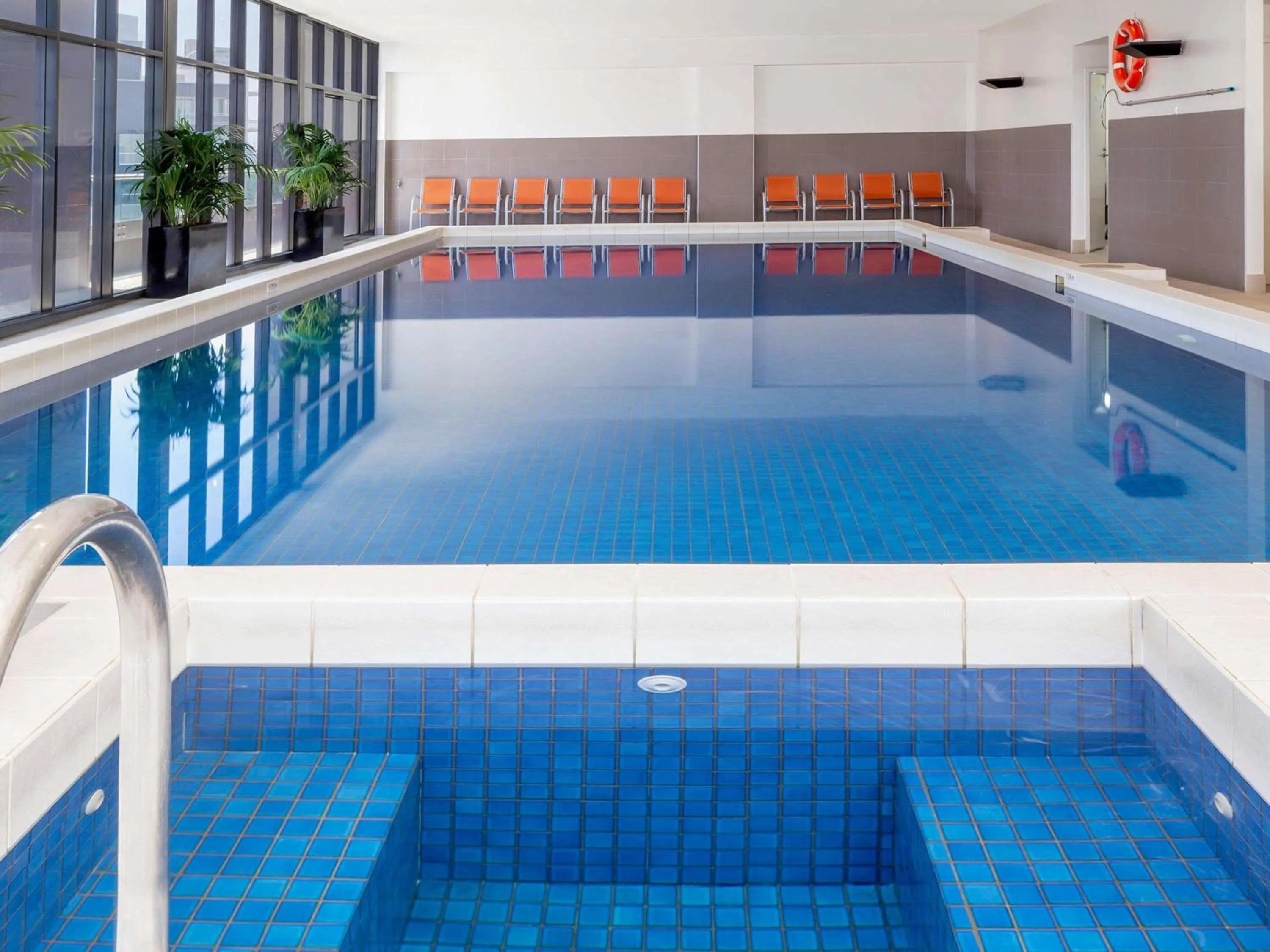 Property building in Mantra Southbank