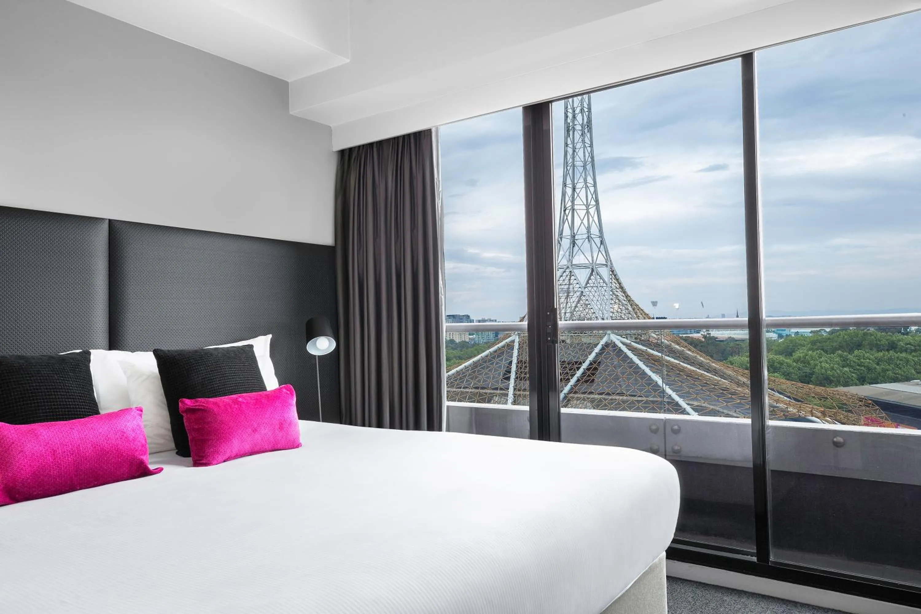 Bedroom, Bed in Mantra Southbank