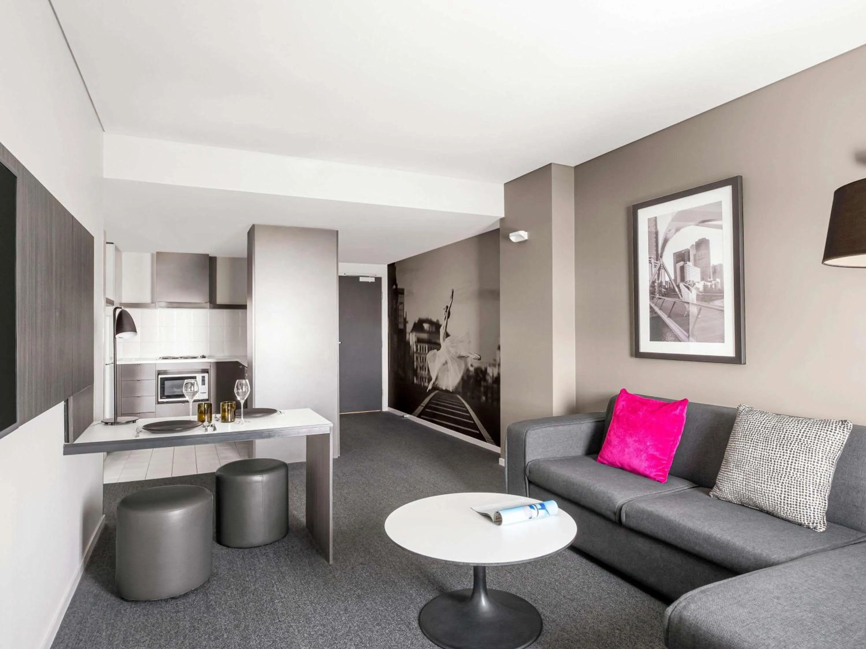 Bedroom in Mantra Southbank