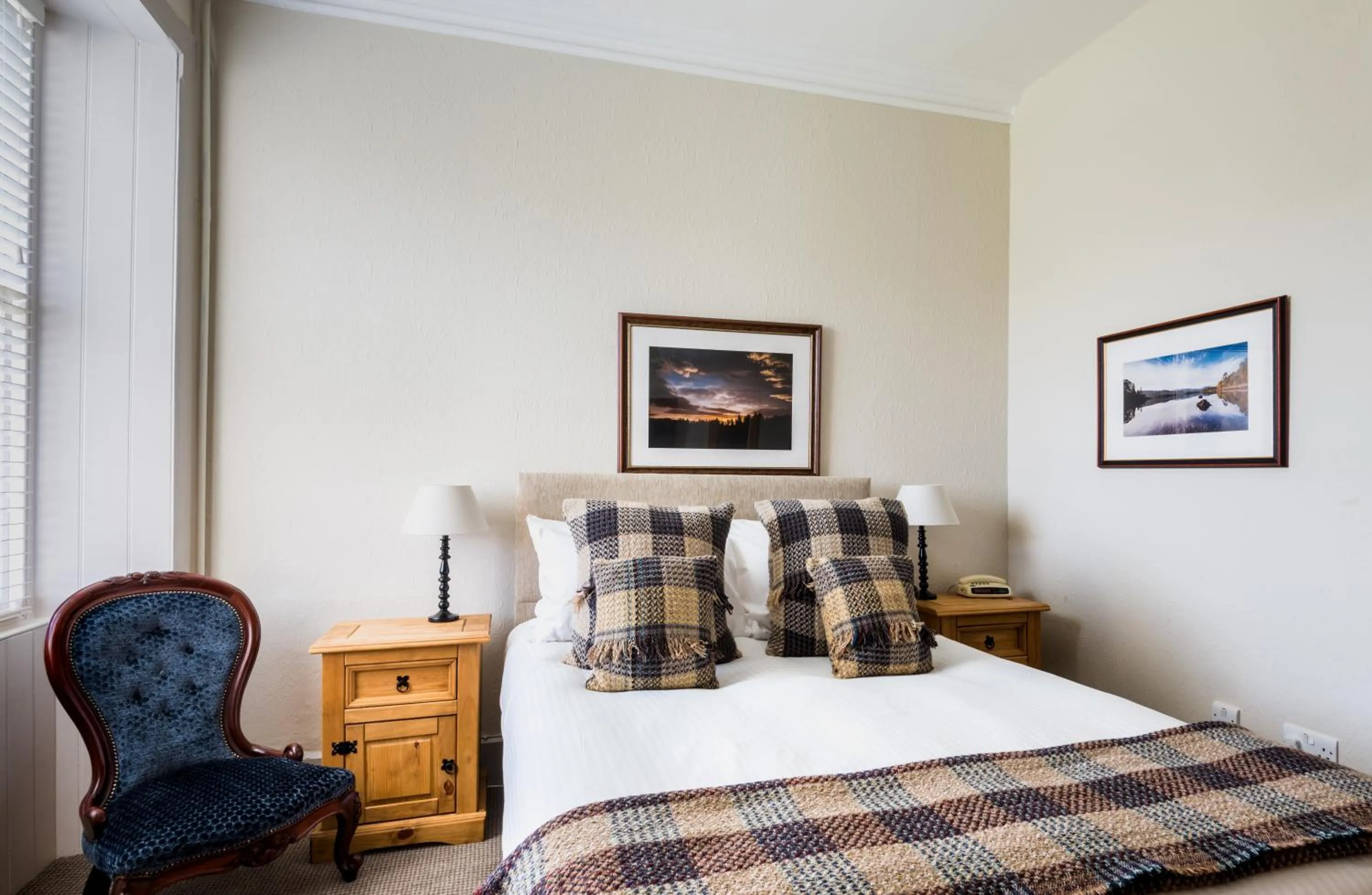 Photo of the whole room, Bed in Inch Hotel