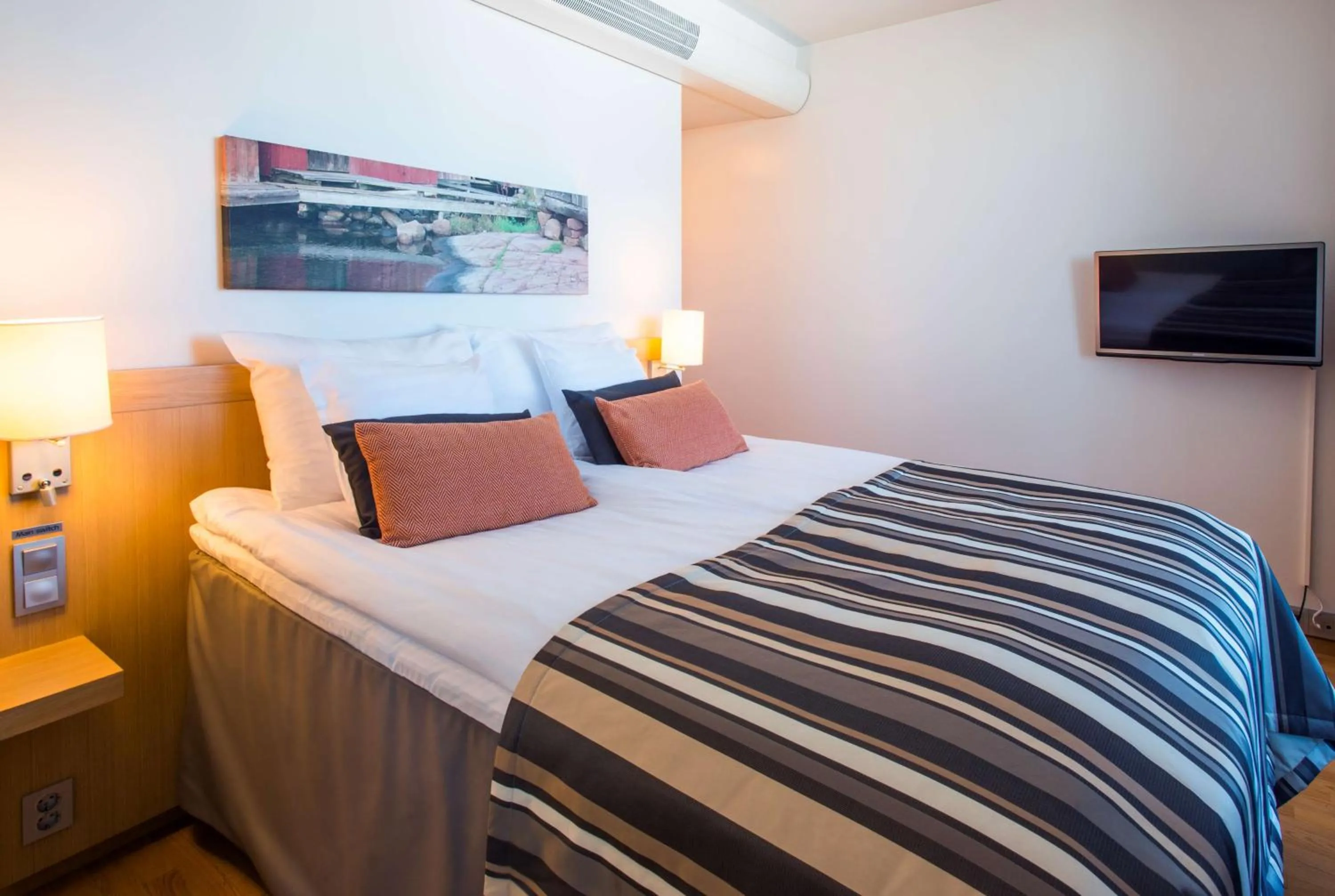 Bedroom, Bed in Scandic Oulu City