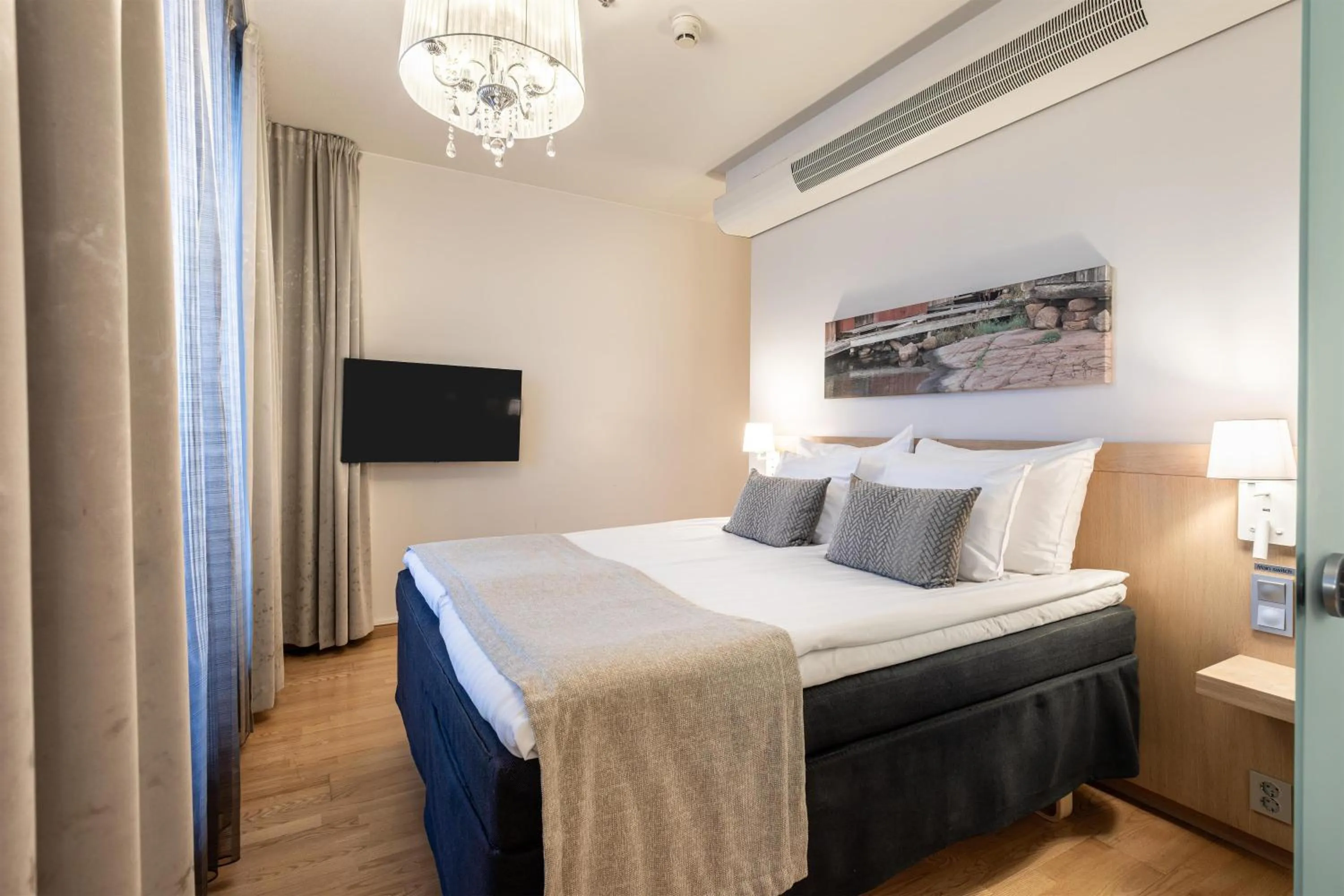 Bedroom, Bed in Scandic Oulu City