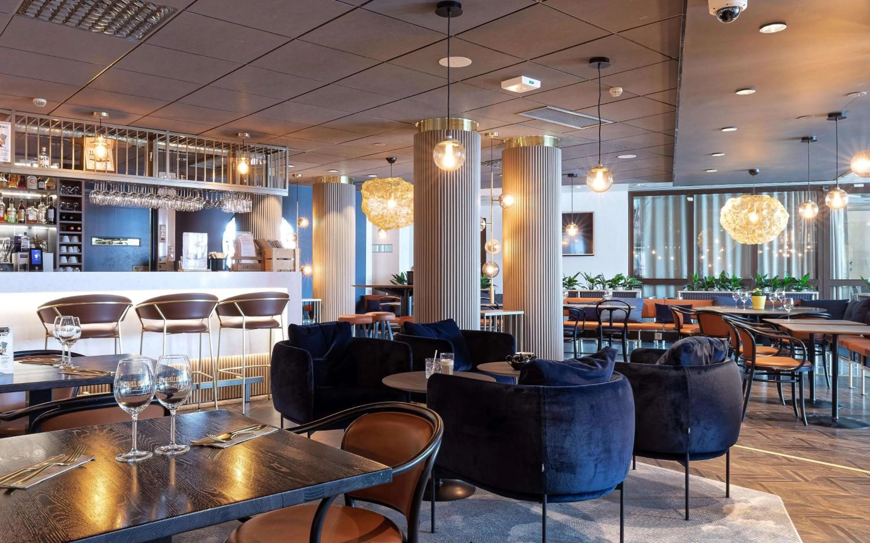 Lounge or bar in Scandic Kuopio