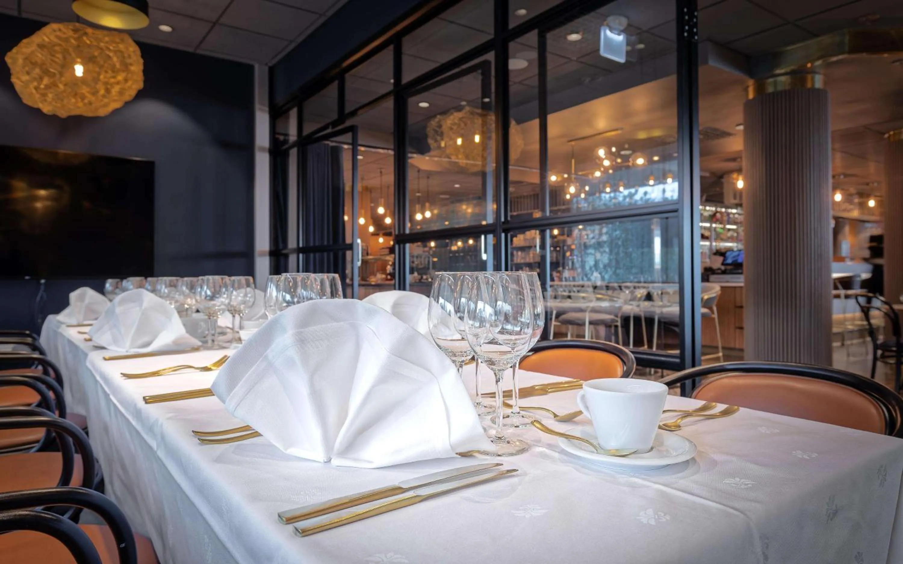 Restaurant/places to eat in Scandic Kuopio