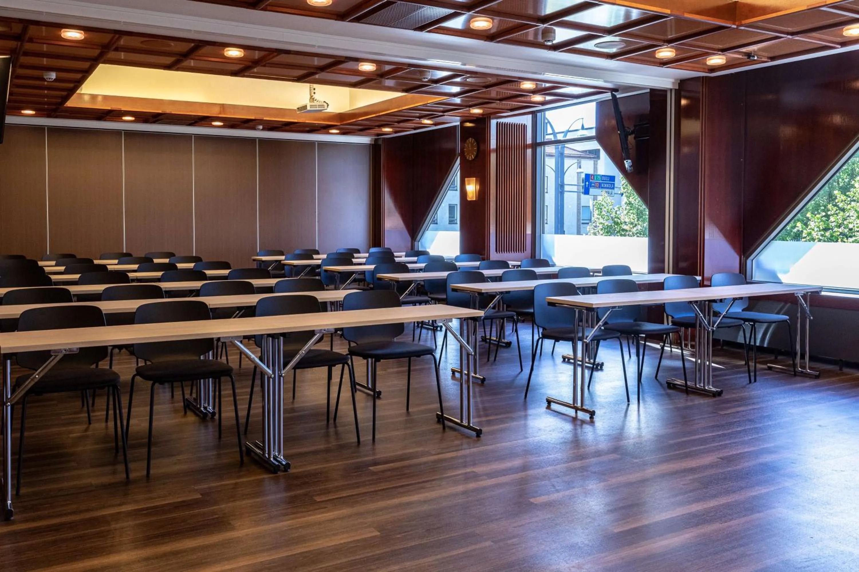 Photo of the whole room in Scandic Jyväskylä Station