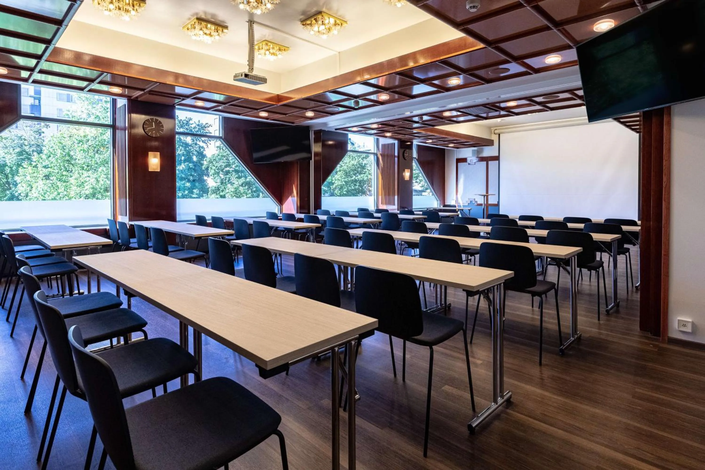 Photo of the whole room in Scandic Jyväskylä Station