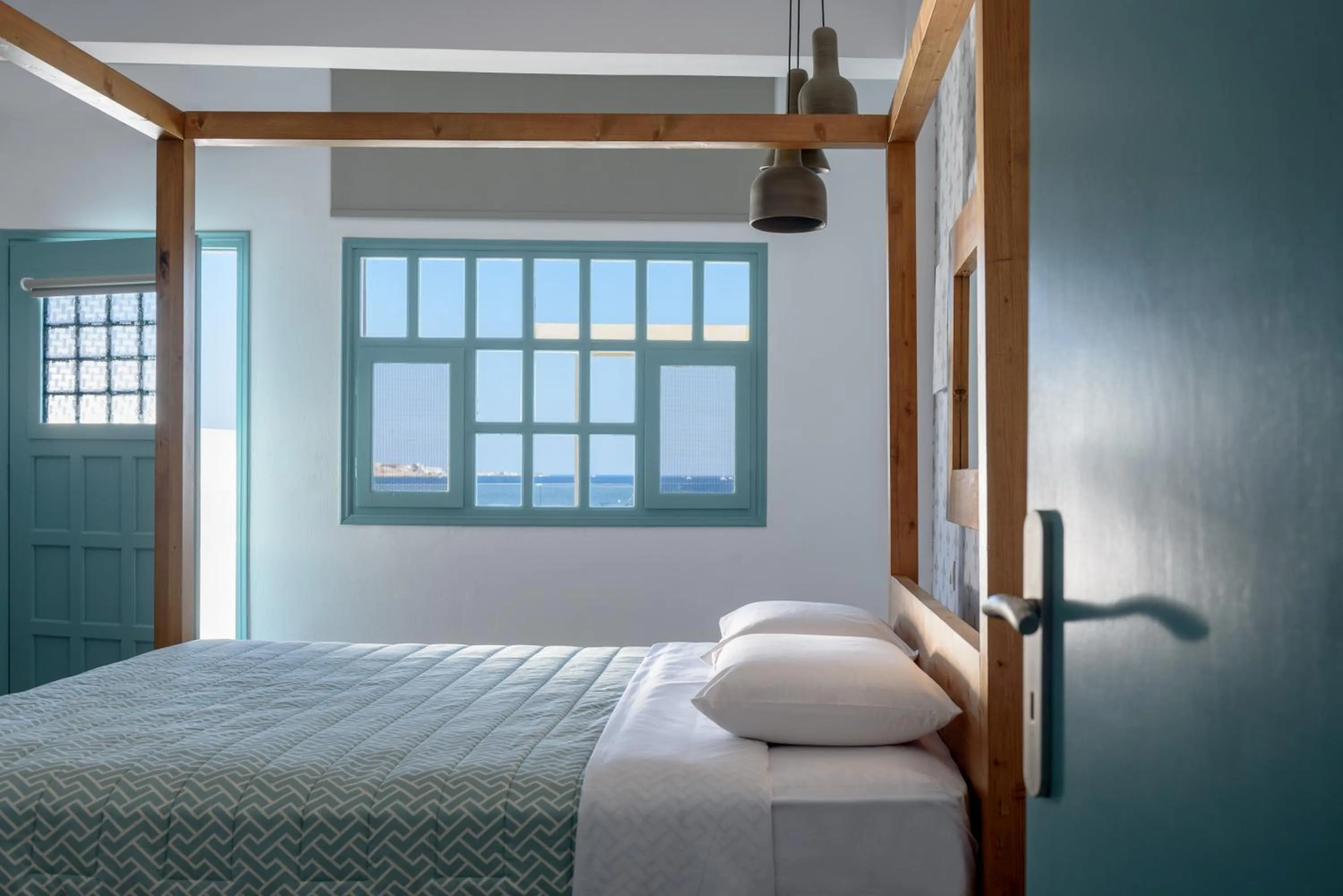 Sea view, Bed in Sublime Villa & Caves