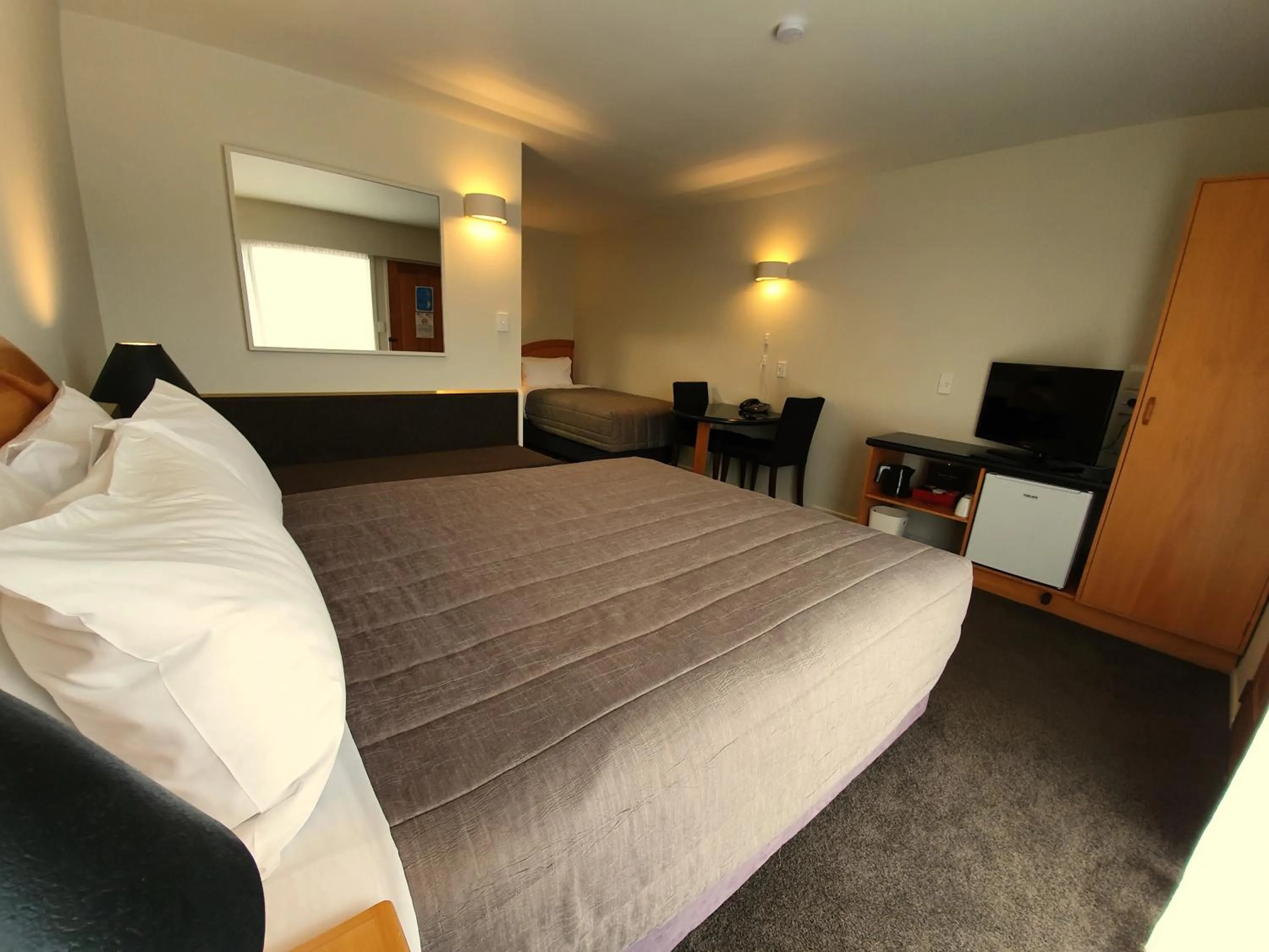 TV and multimedia, Bed in Distinction Heritage Gateway Hotel