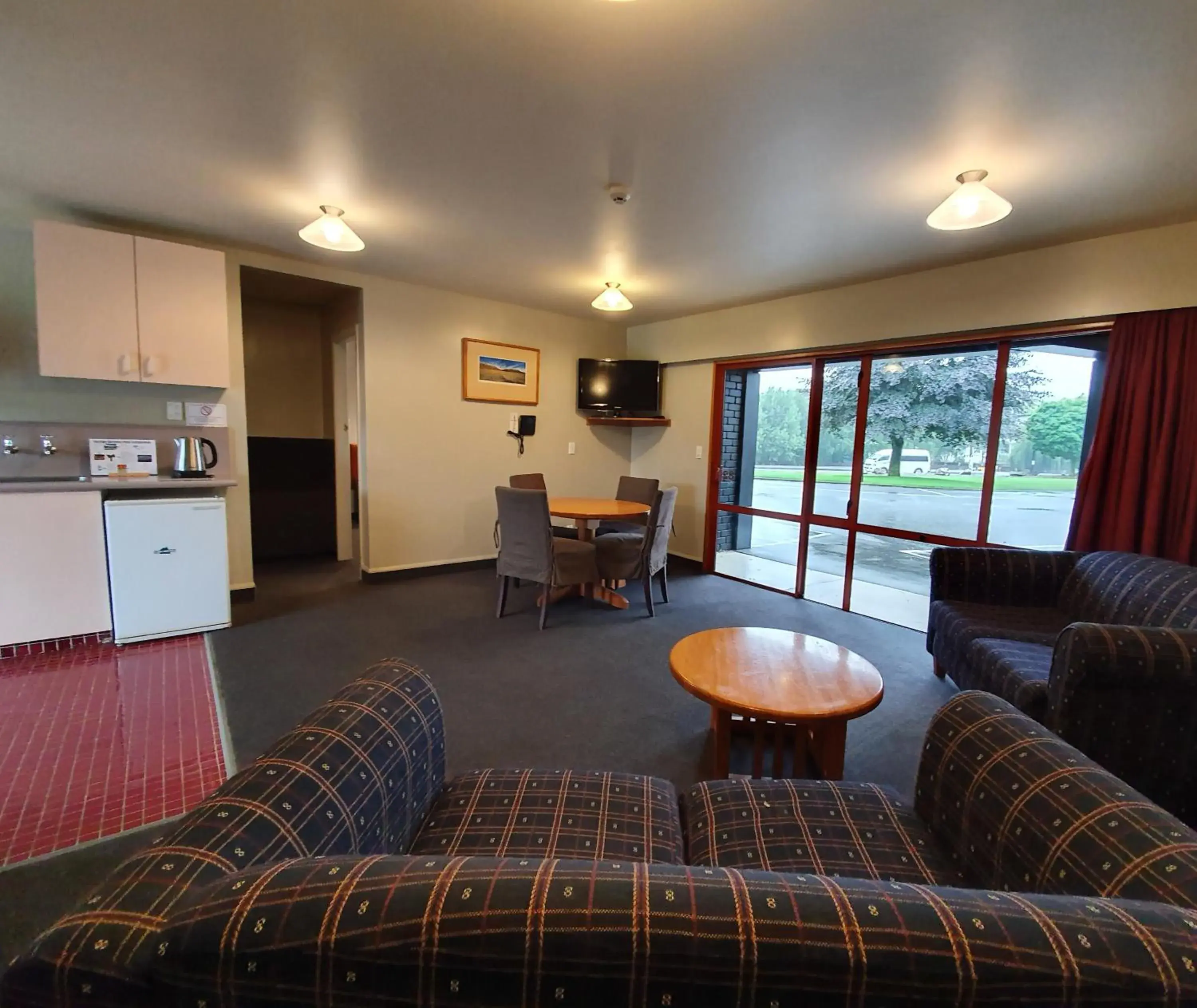 Family Two Bedroom Suite - Kitchen in Distinction Heritage Gateway Hotel Family Two Bedroom Suite - Kitchen in Distinction Heritage Gateway Hotel