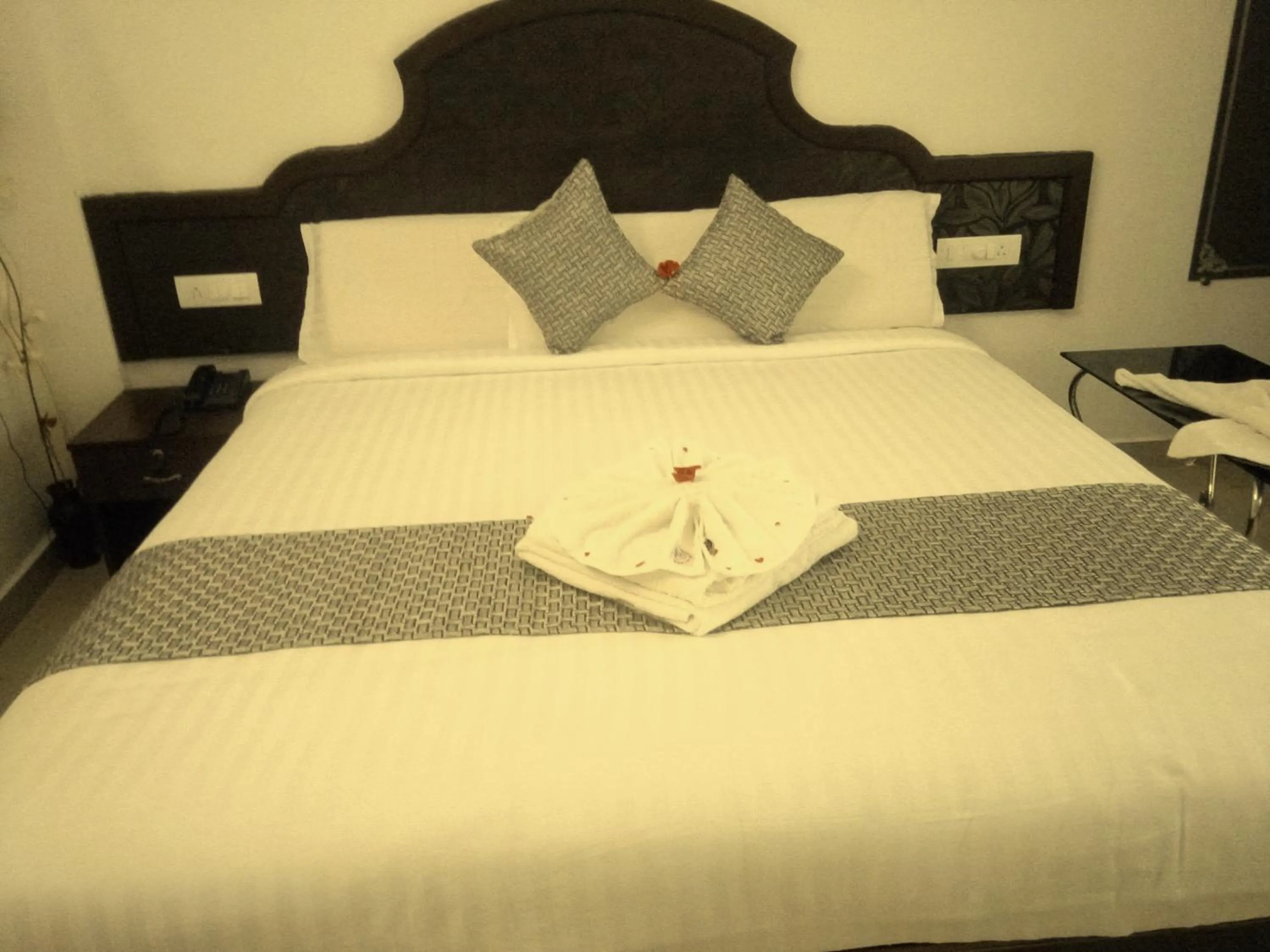 Bed in Ebenezer Plaza