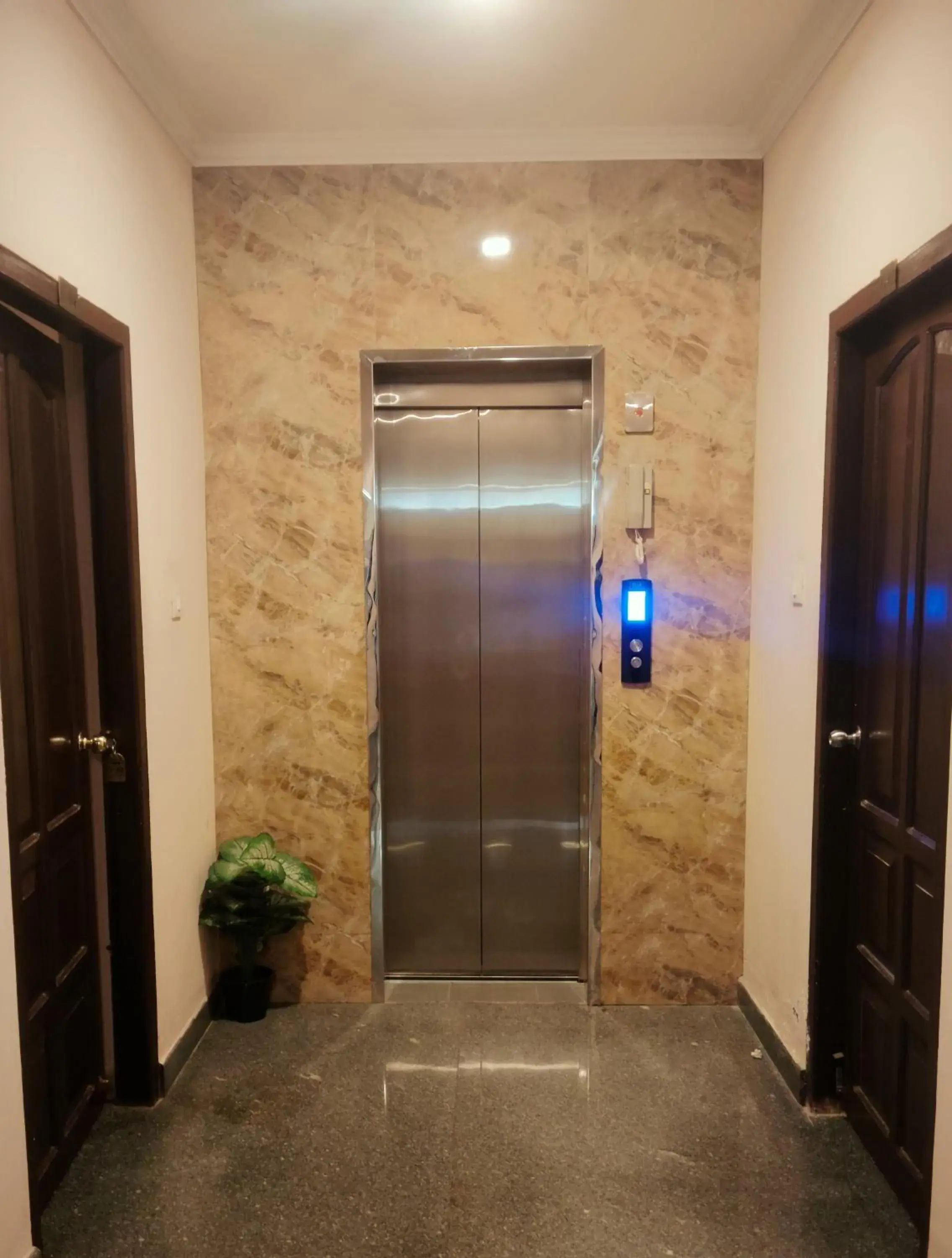 Property building in Ebenezer Plaza Property building in Ebenezer Plaza