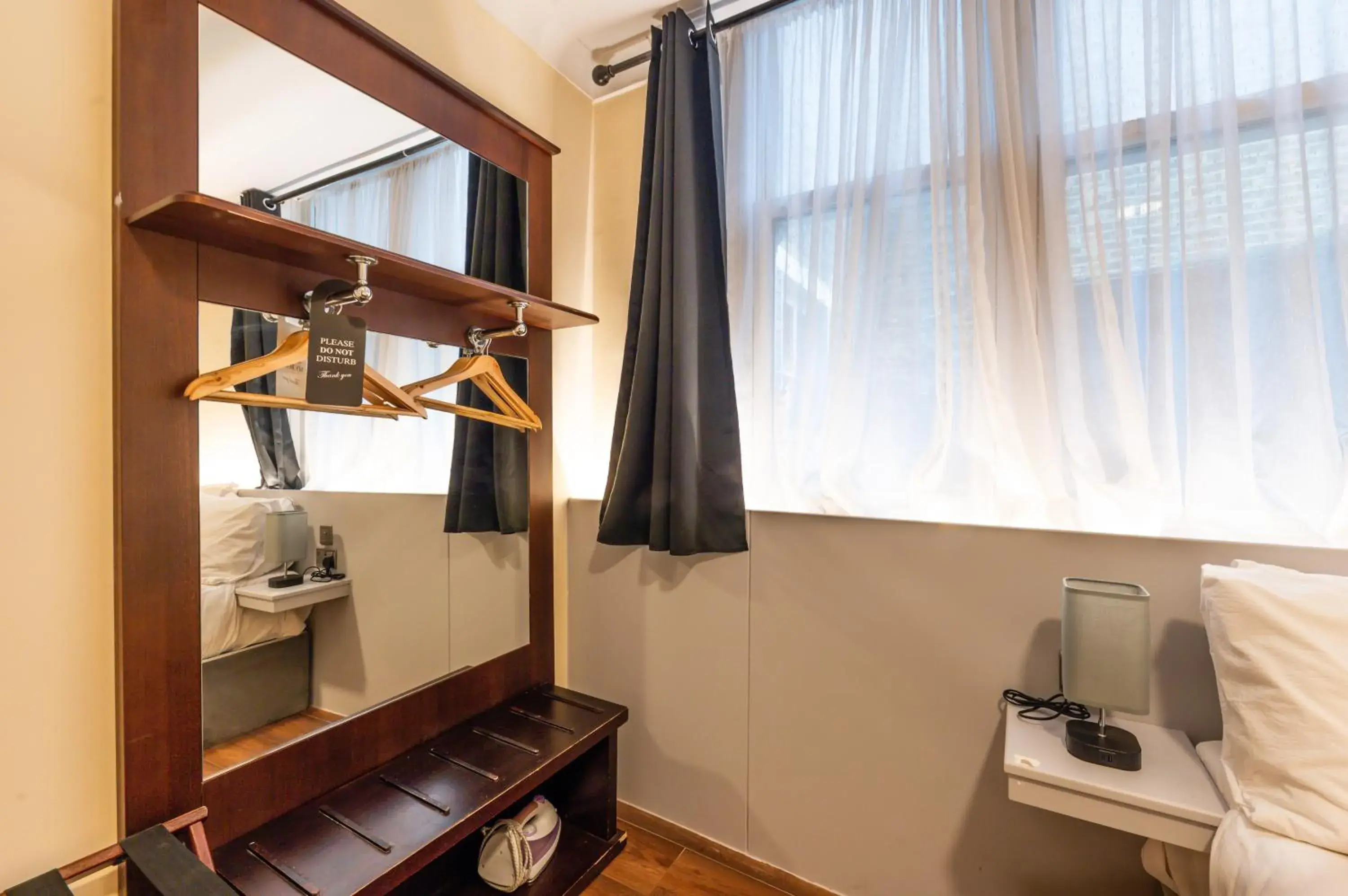 Bedroom in Belmont Hotel Bedroom in Belmont Hotel