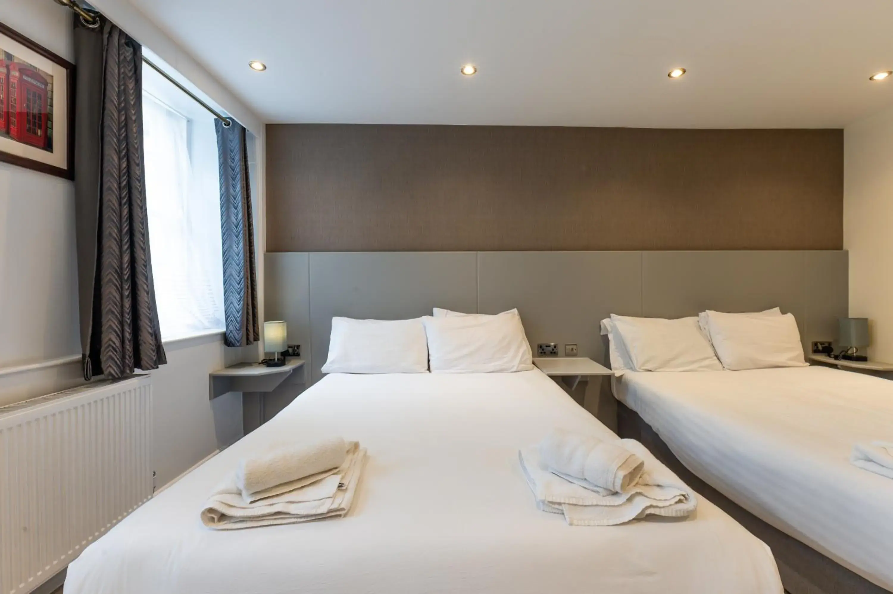 Bed in Belmont Hotel Bed in Belmont Hotel