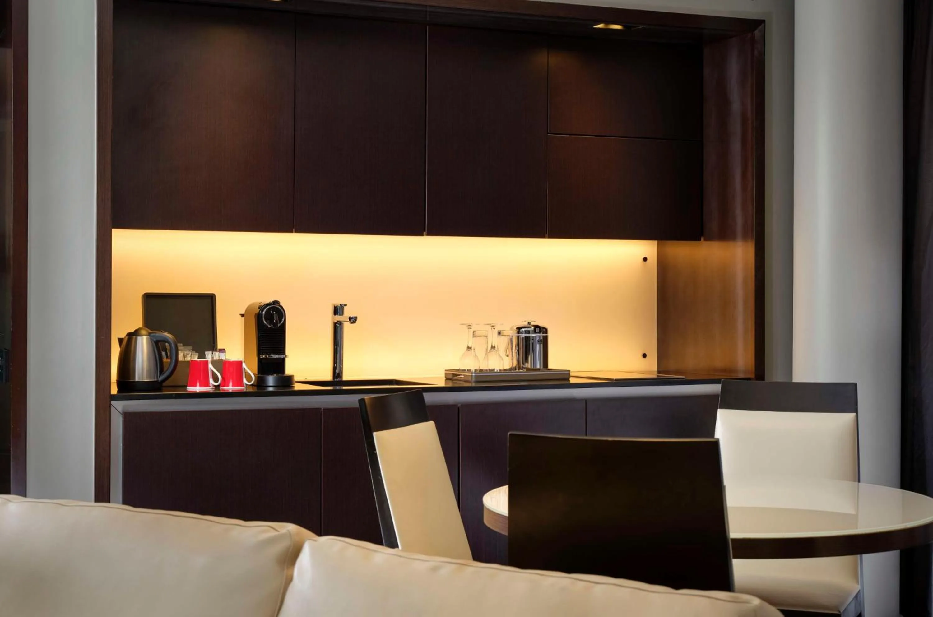 Photo of the whole room in Park Plaza London Westminster Bridge