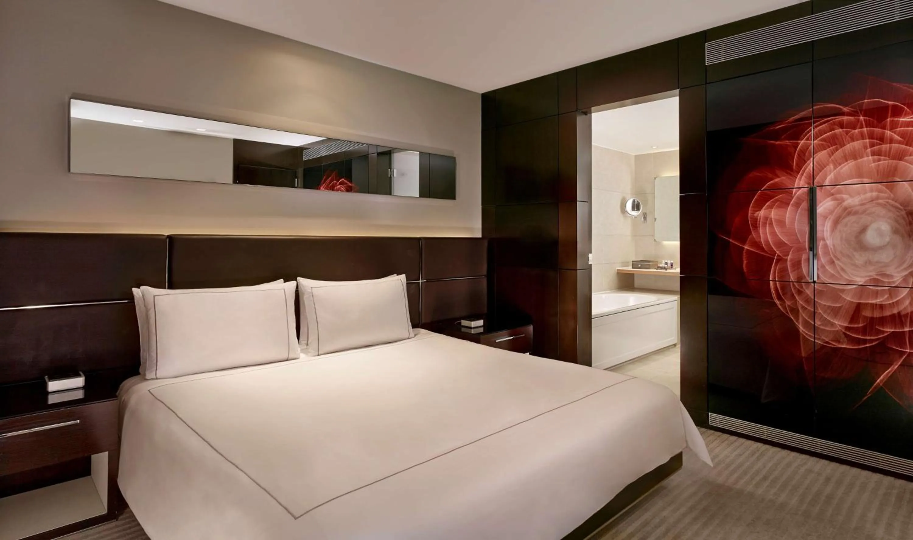 Photo of the whole room, Bed in Park Plaza London Westminster Bridge