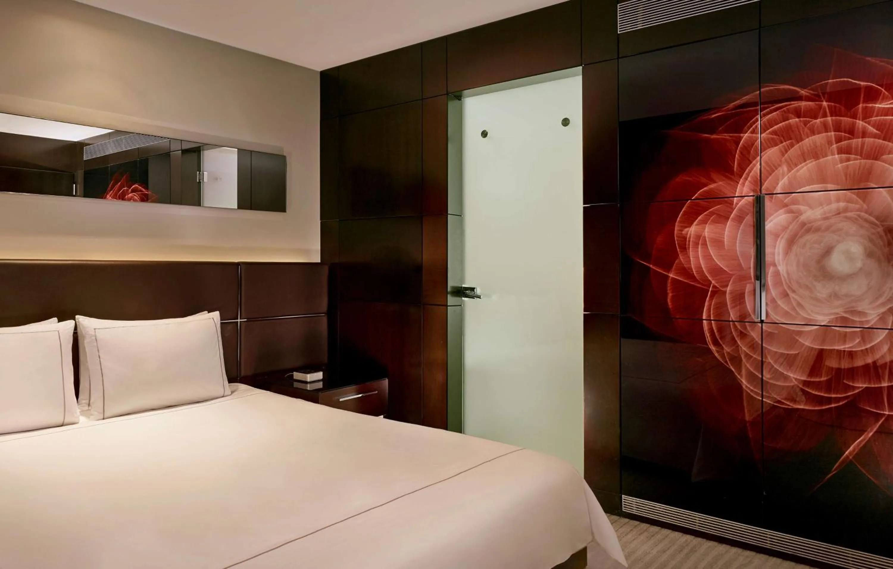 Photo of the whole room, Bed in Park Plaza London Westminster Bridge