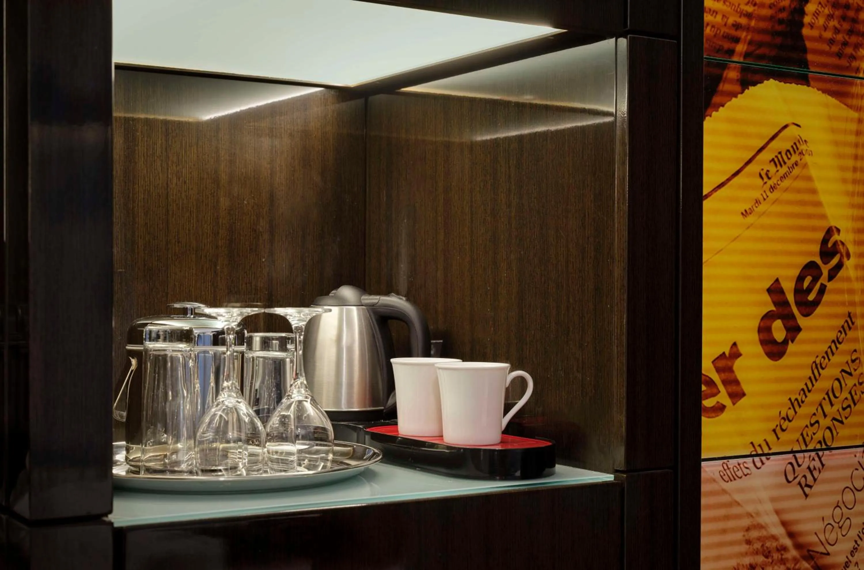 Photo of the whole room in Park Plaza London Westminster Bridge