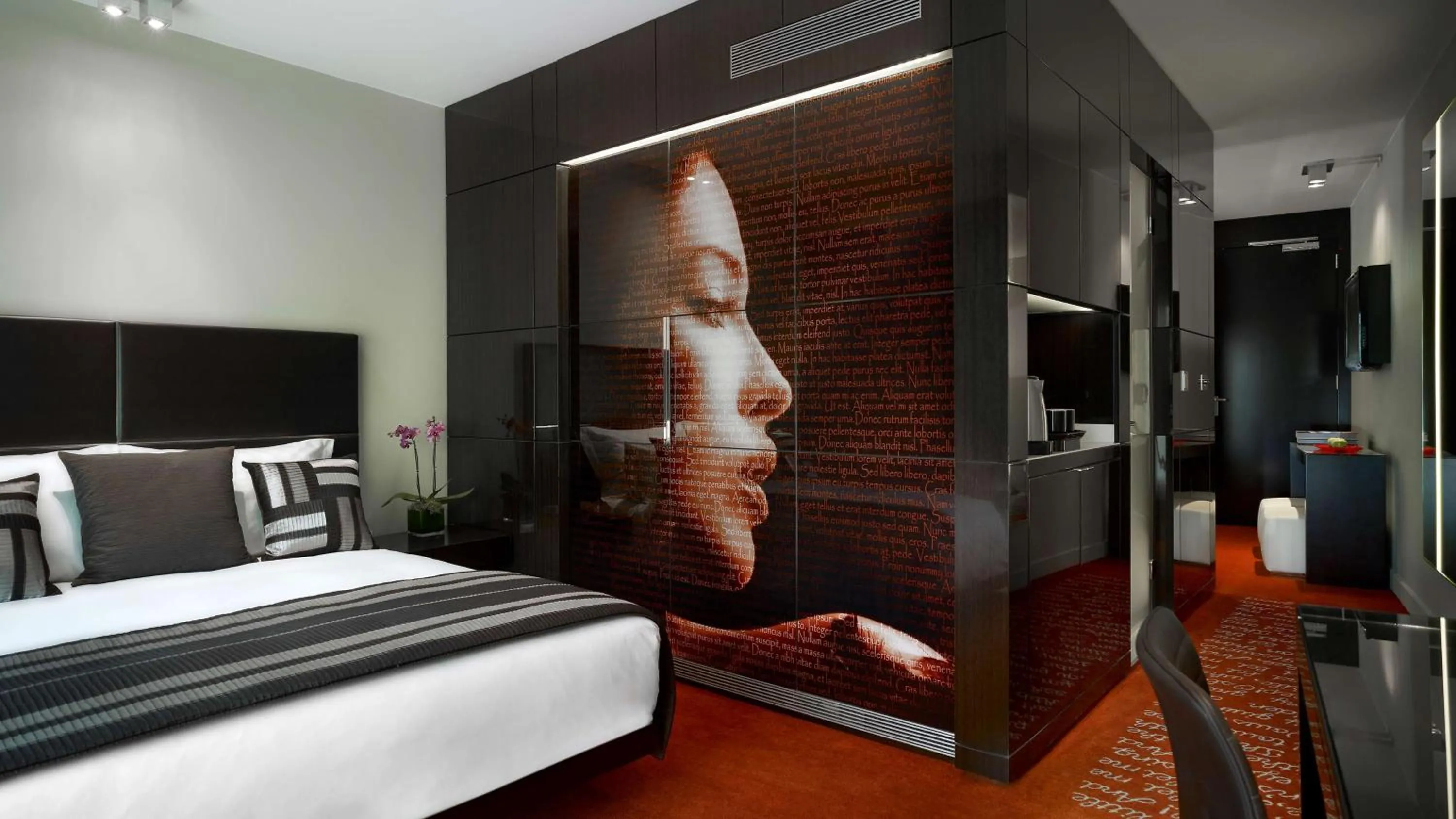 Bedroom, Bed in Park Plaza London Westminster Bridge