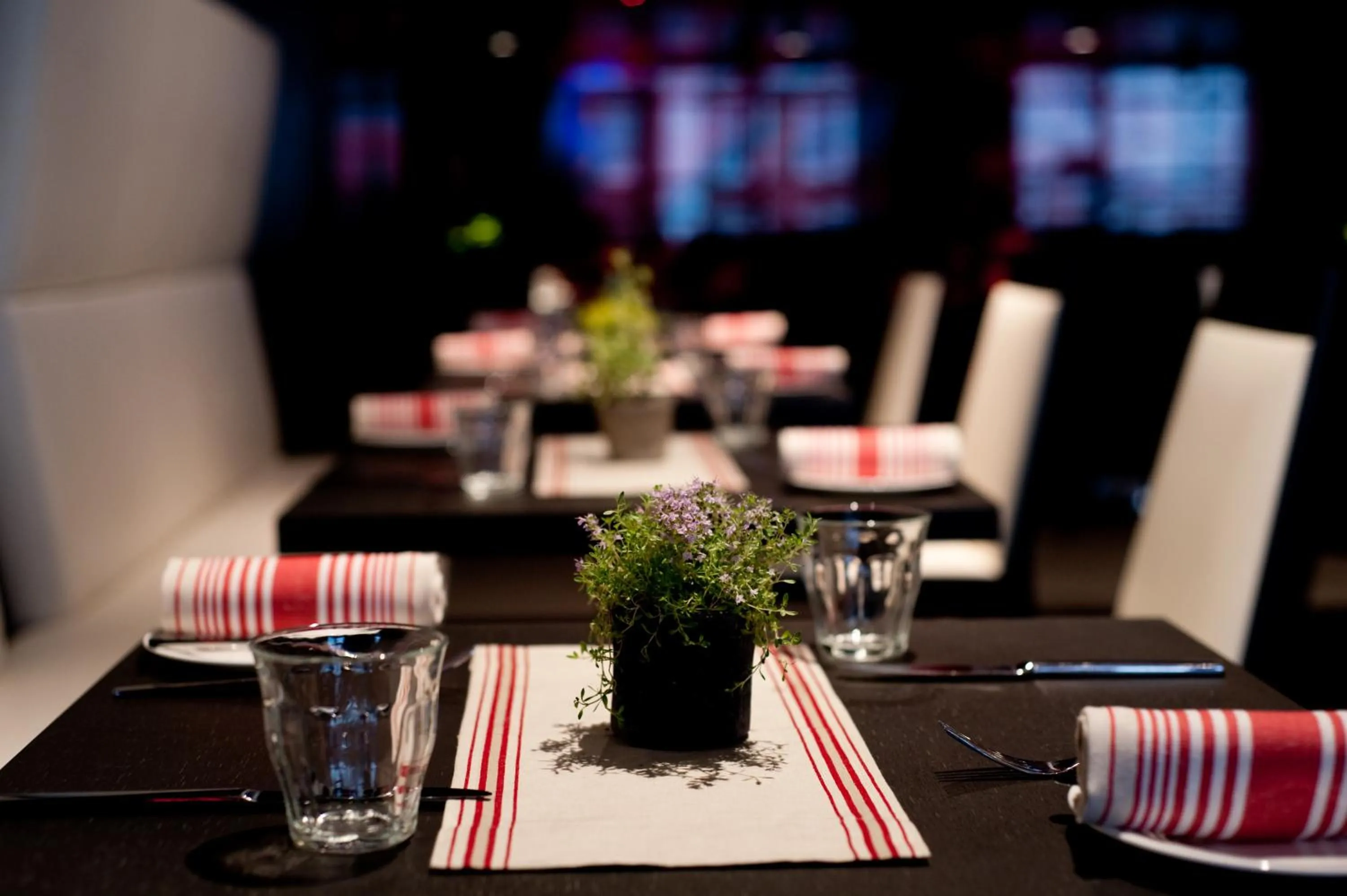 Restaurant/places to eat in Park Plaza London Westminster Bridge