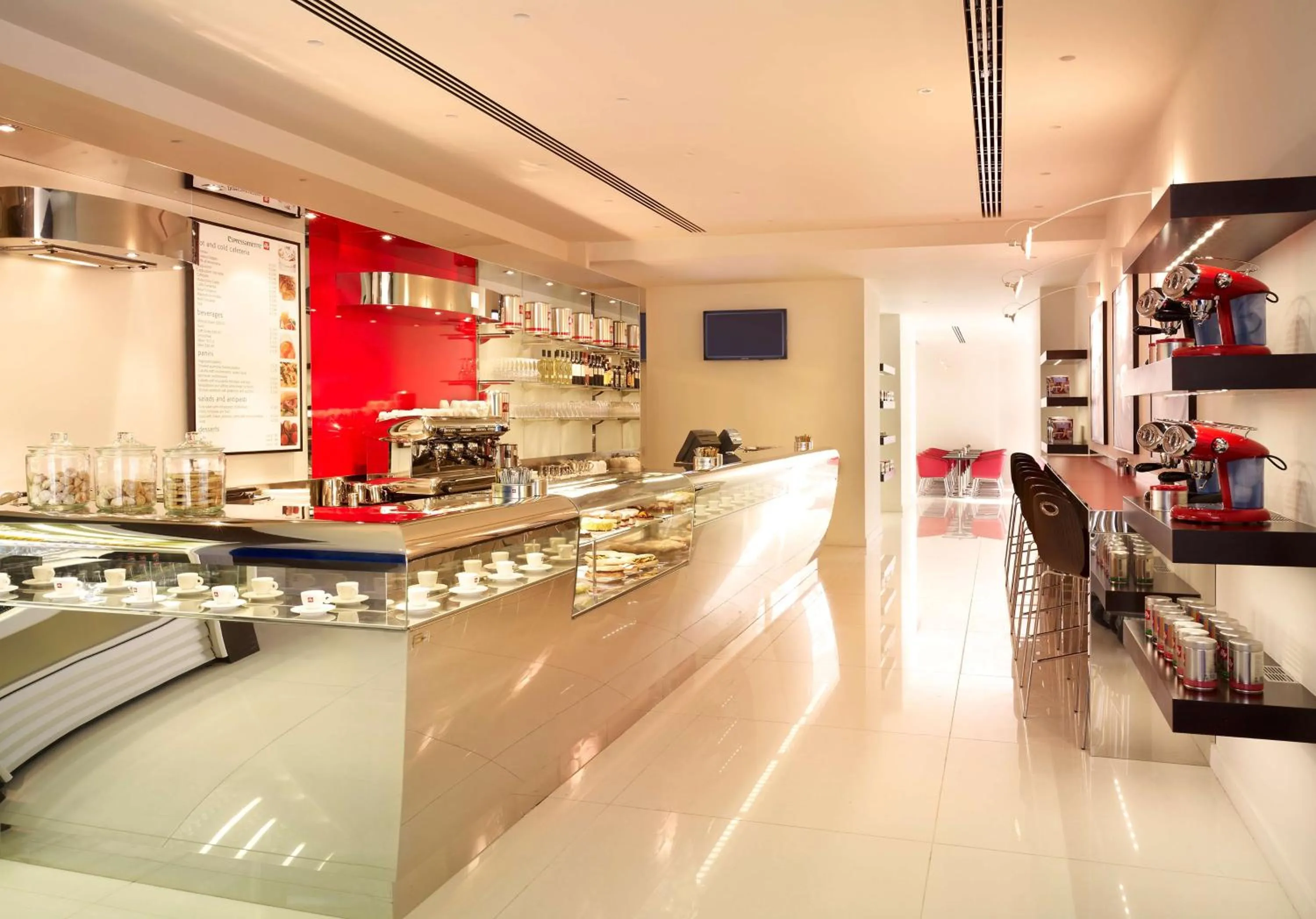 Restaurant/places to eat in Park Plaza London Westminster Bridge