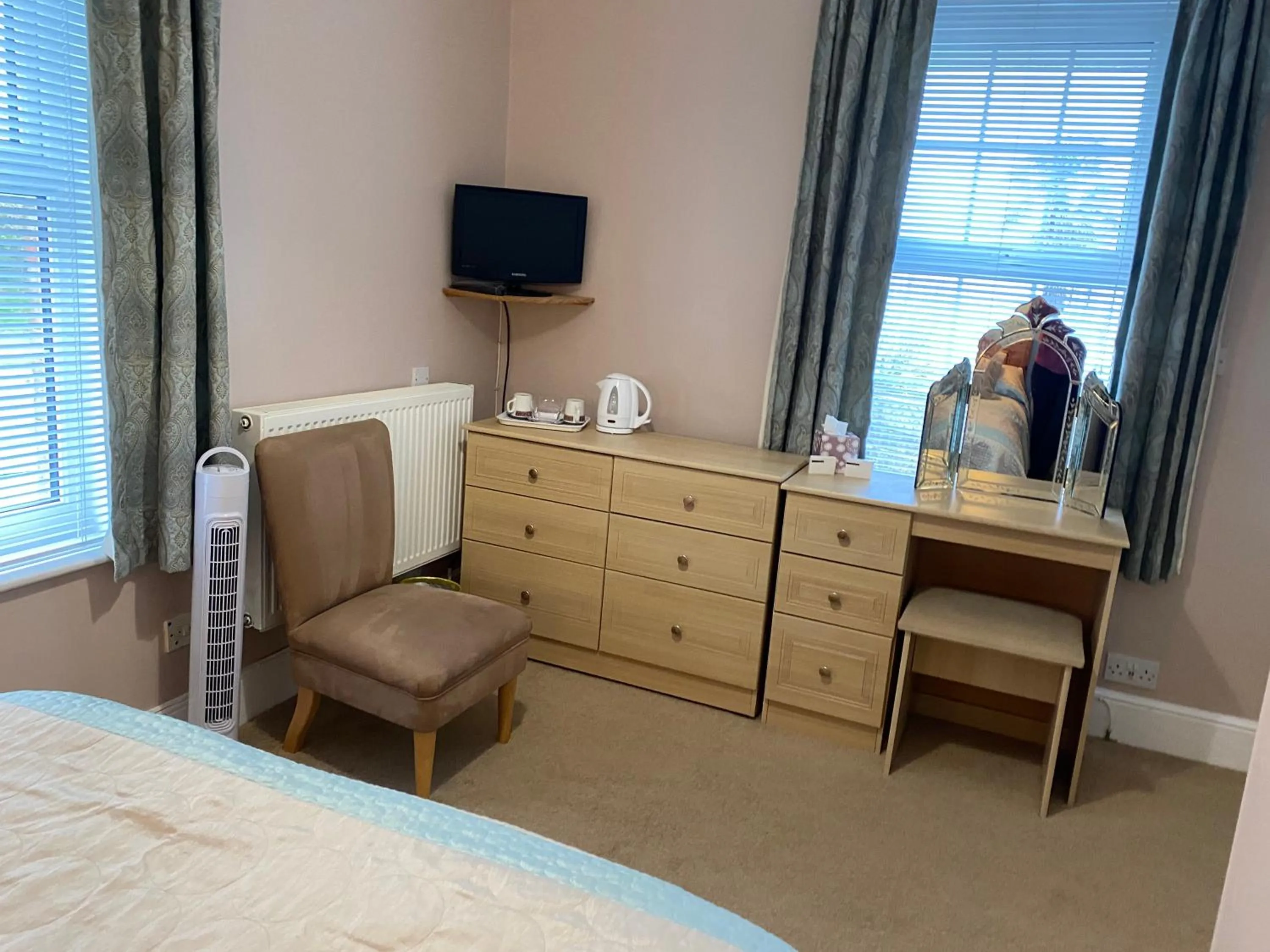 Bedroom, Bed in The Belmont