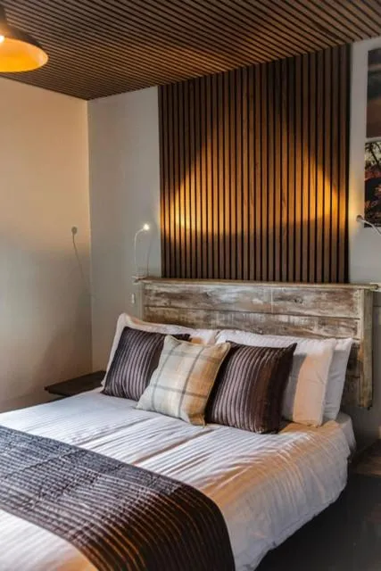 Property building, Bed in Grains Bar Hotel