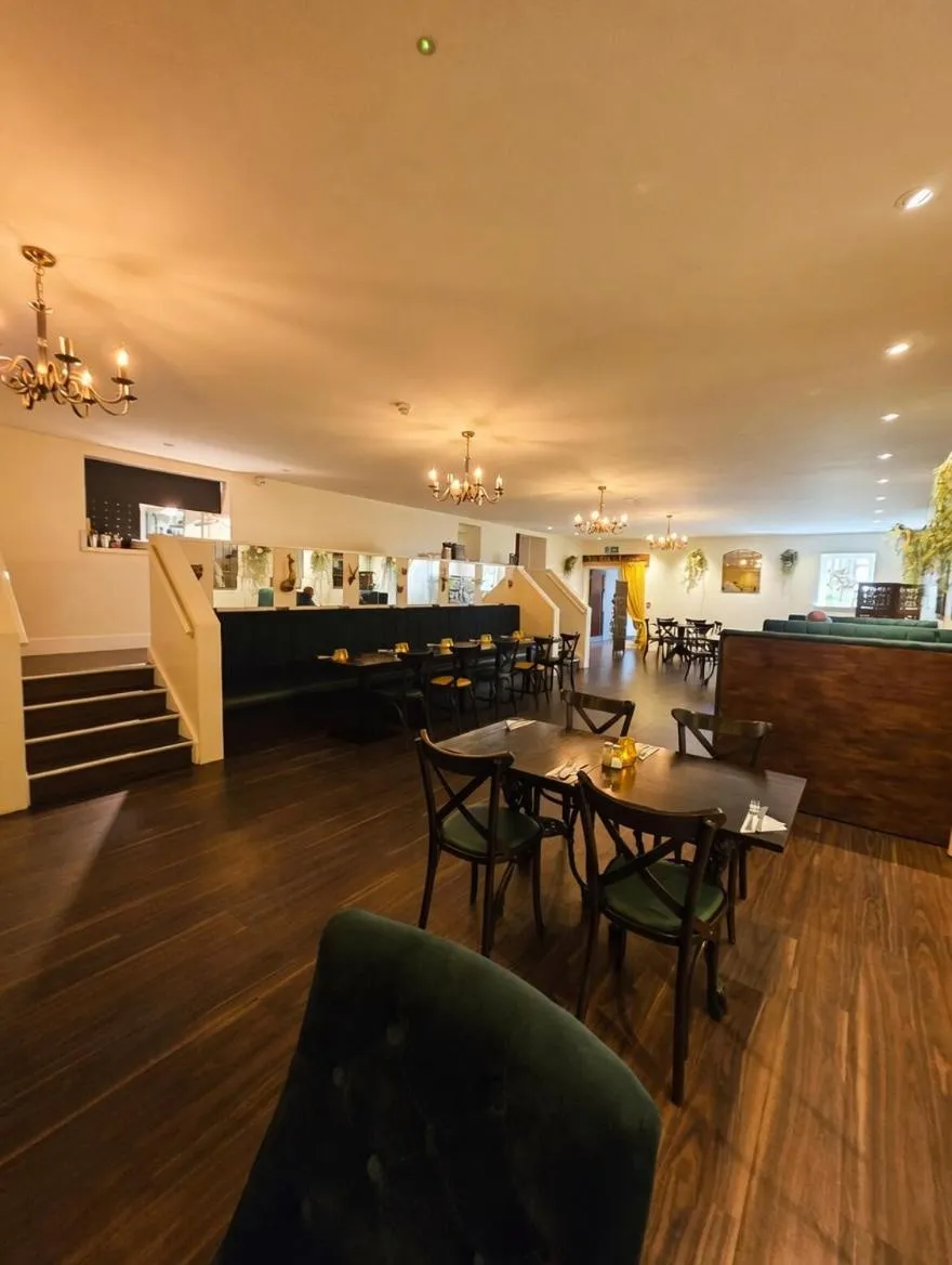 Restaurant/places to eat in Grains Bar Hotel