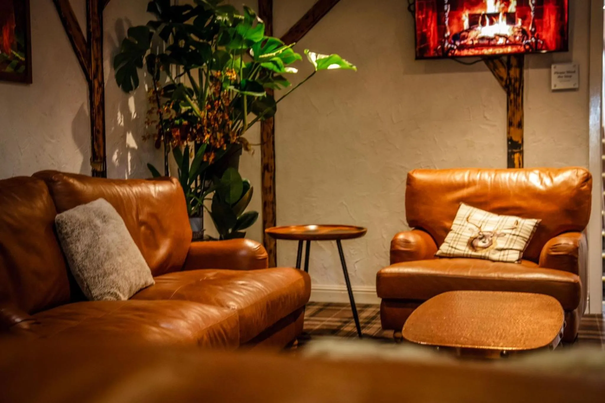 Communal lounge/ TV room in Grains Bar Hotel