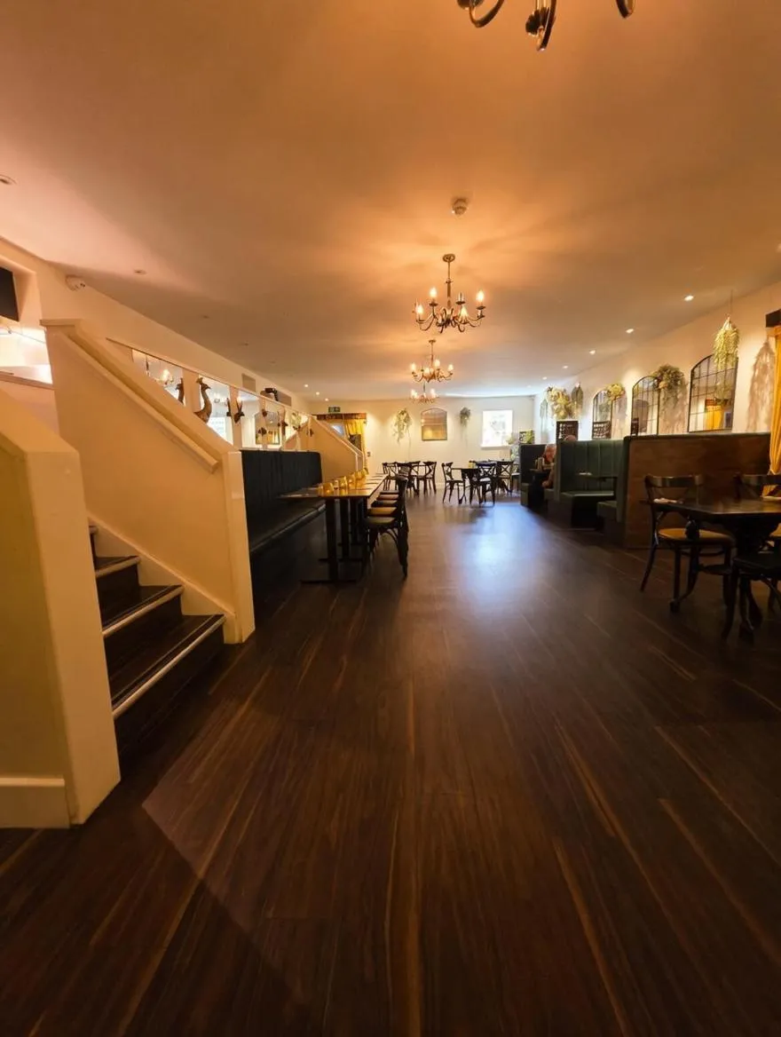 Restaurant/places to eat in Grains Bar Hotel