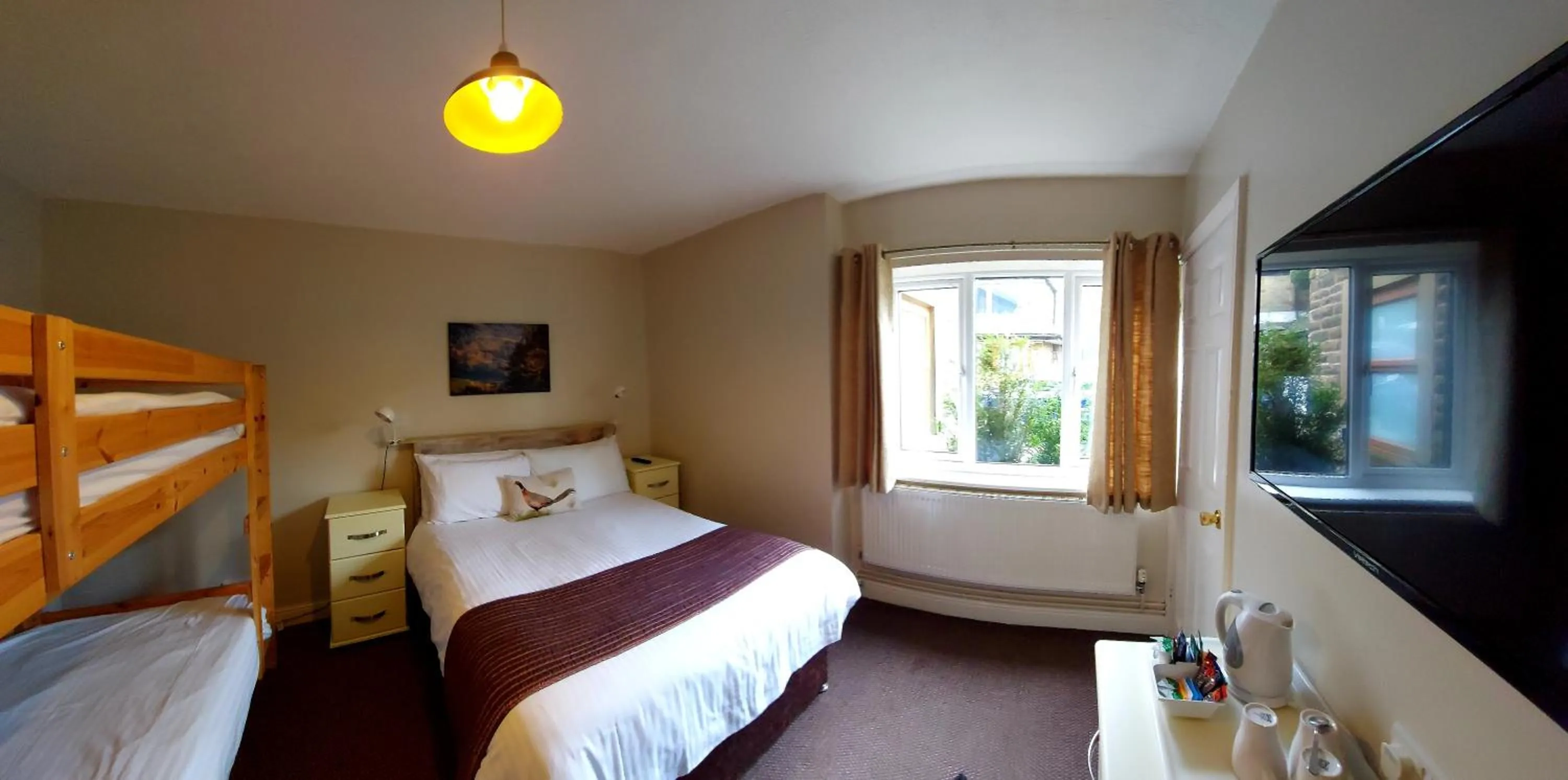 Bed in Grains Bar Hotel