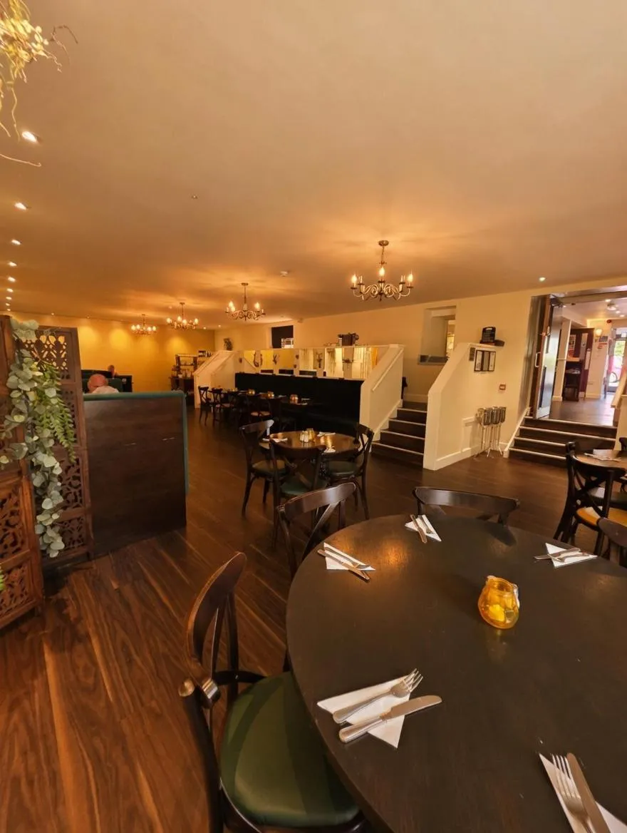 Restaurant/places to eat in Grains Bar Hotel