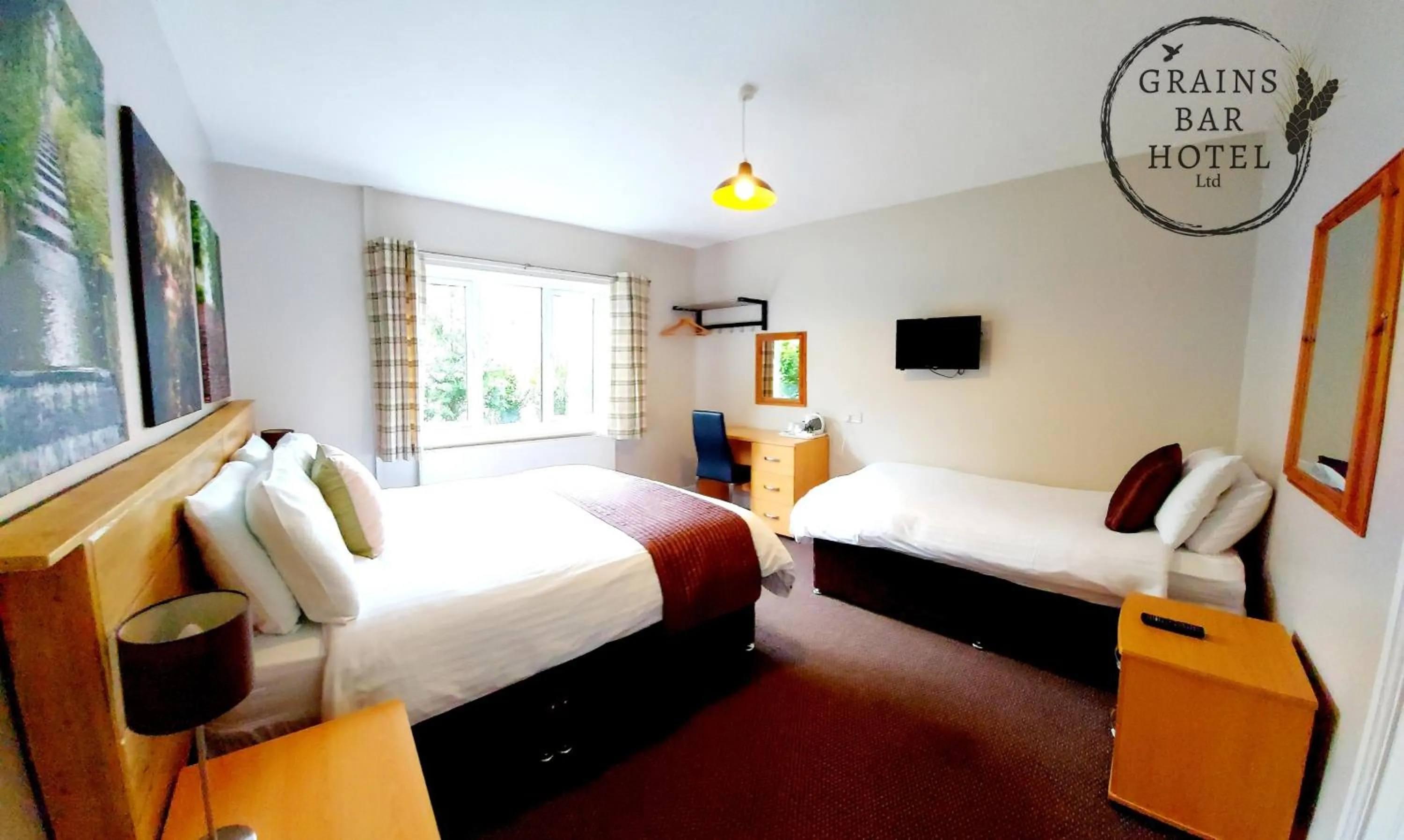 Bed in Grains Bar Hotel