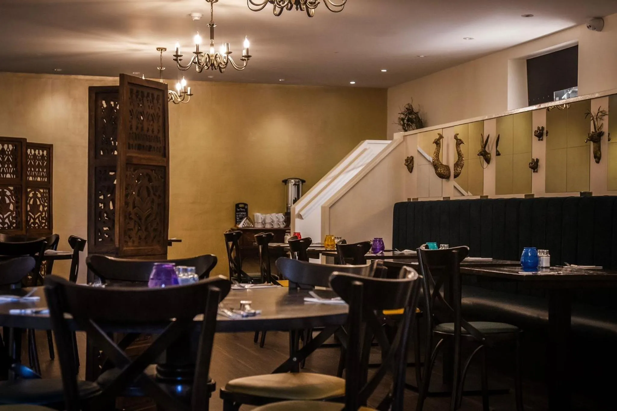 Restaurant/places to eat in Grains Bar Hotel