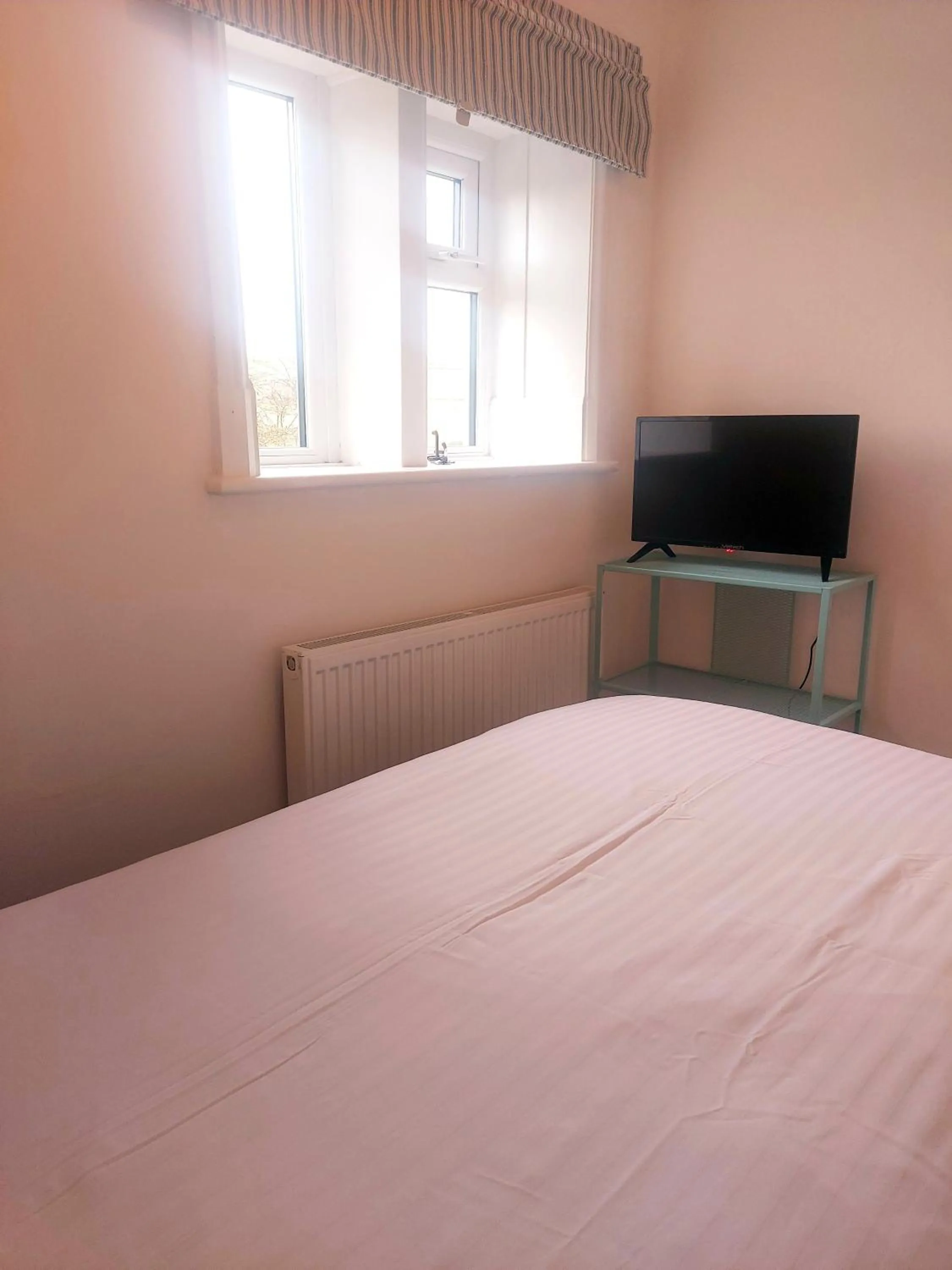 Bedroom, Bed in Grains Bar Hotel