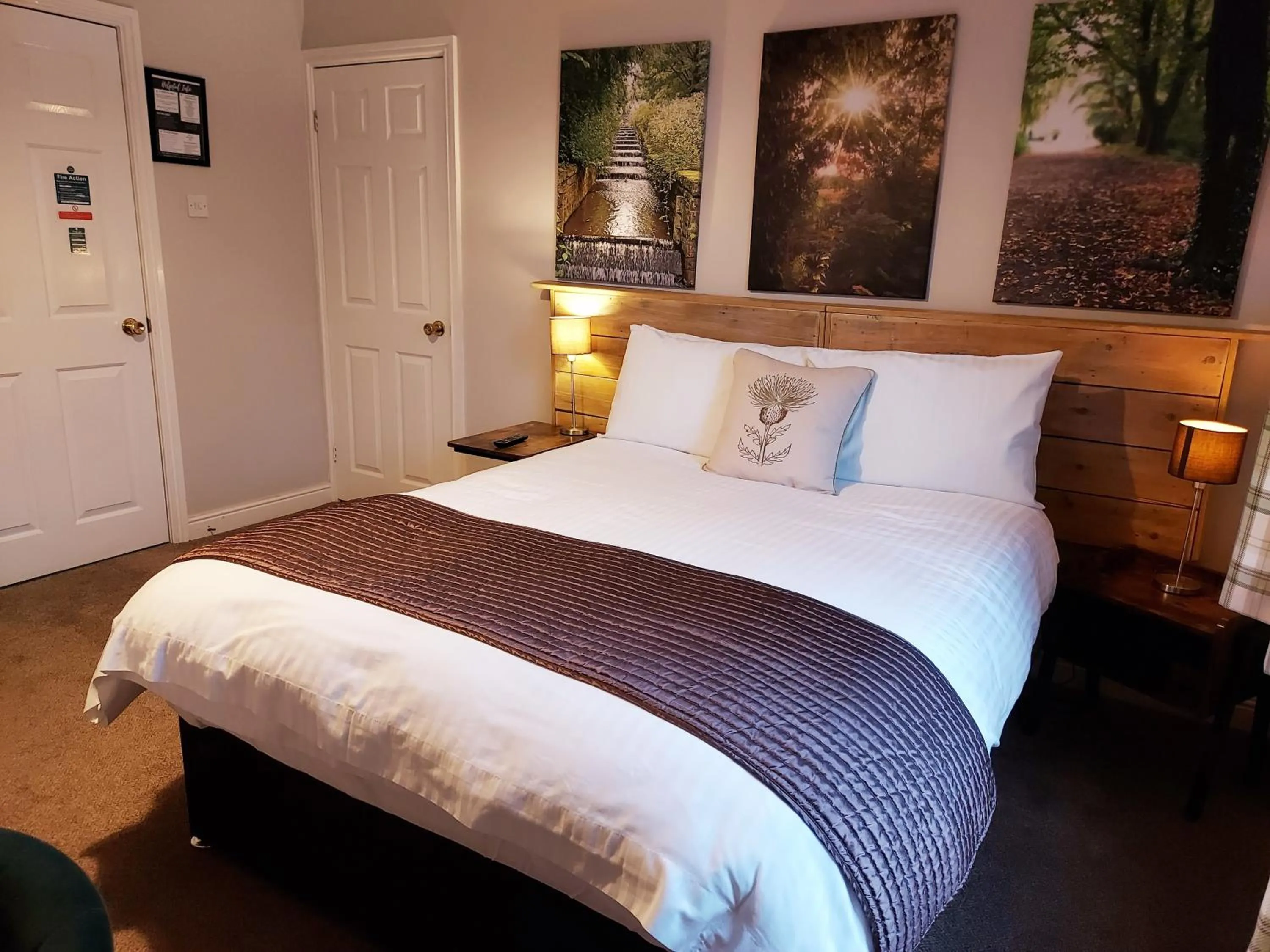 Bed in Grains Bar Hotel